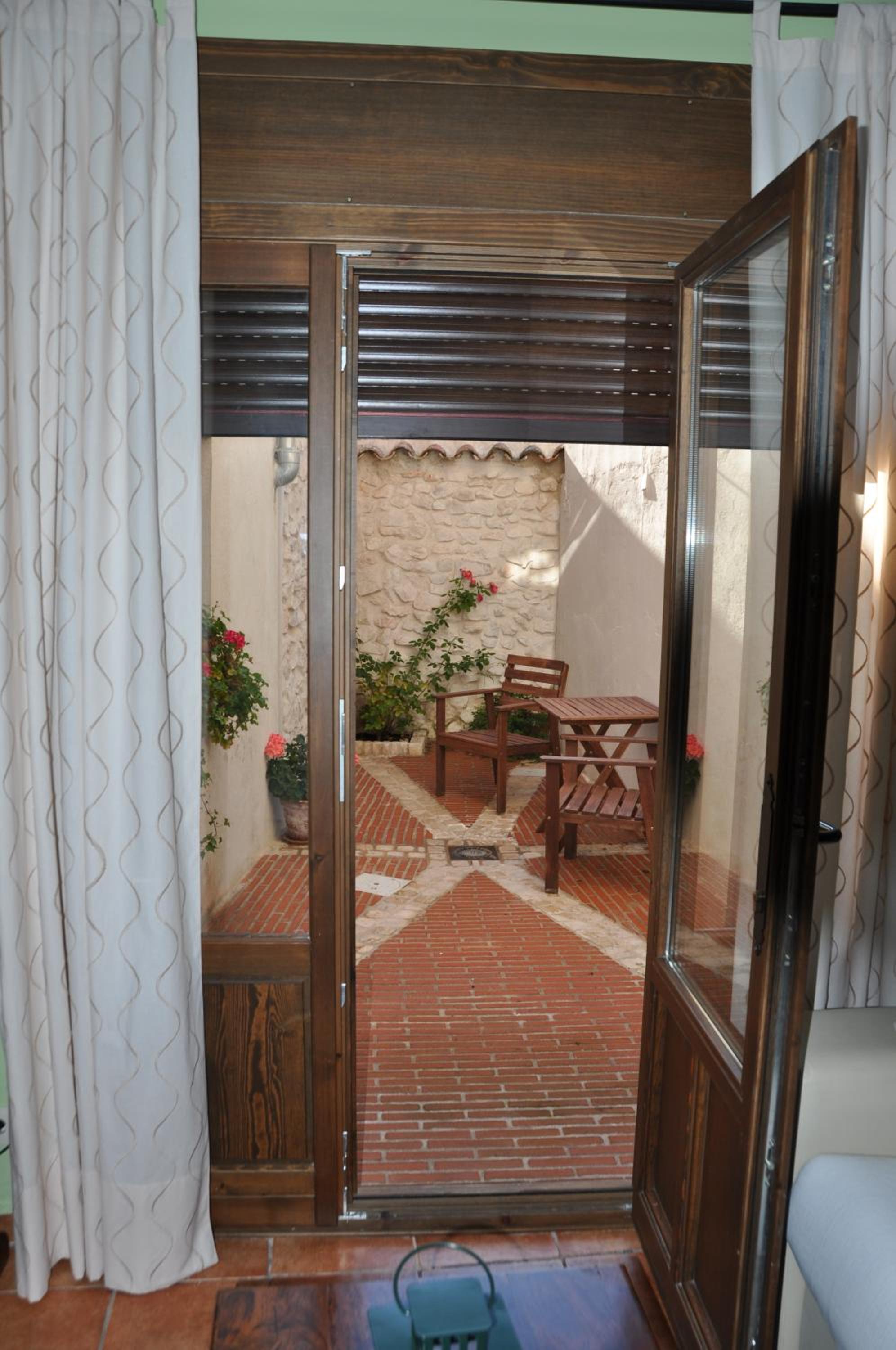 One-Bedroom House photo 3