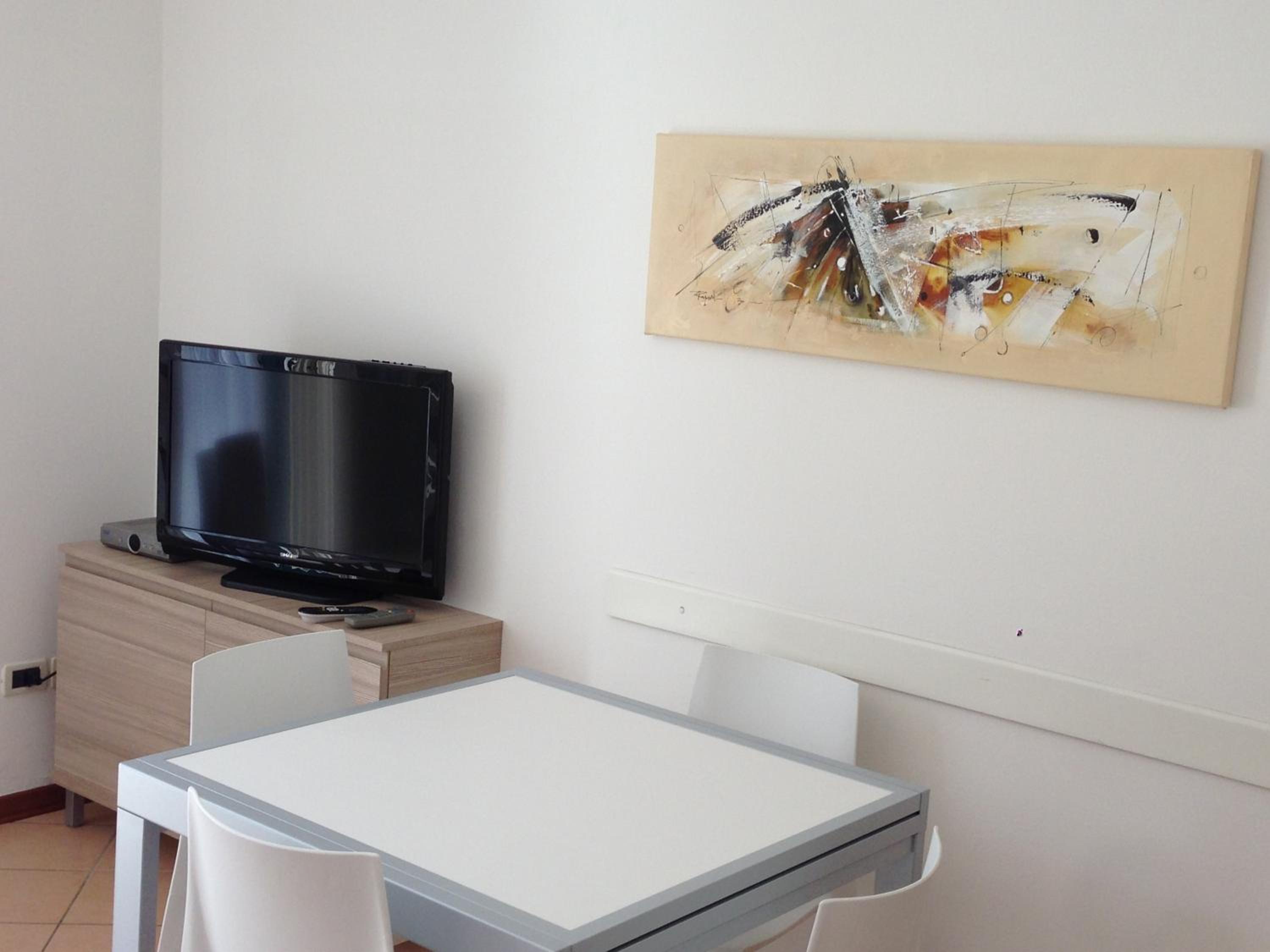 One-Bedroom Apartment (5 Adults) - Photo 4