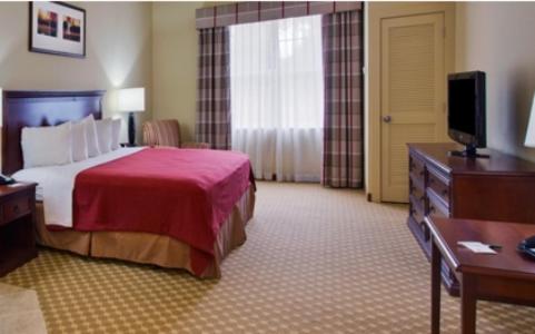 Queen Room with Two Queen Beds - Non-Smoking - Photo 2