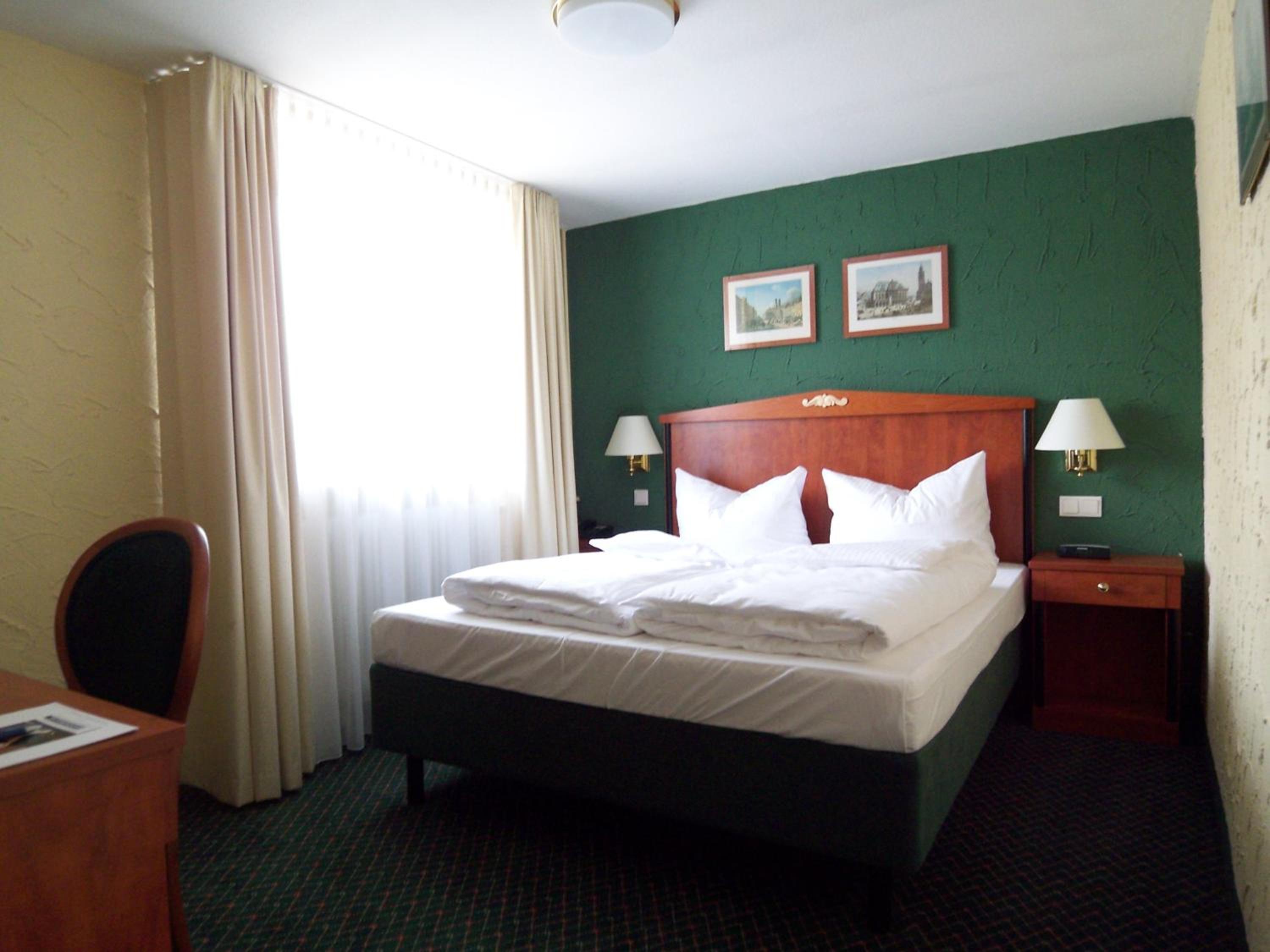 Business Room - Photo 2