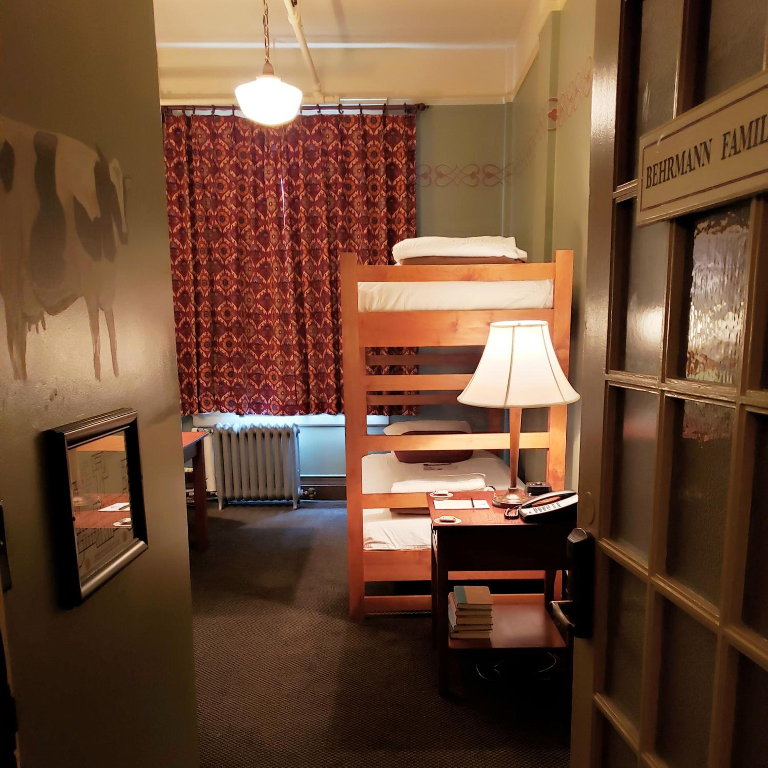 Mixed Dormitory Room photo 2