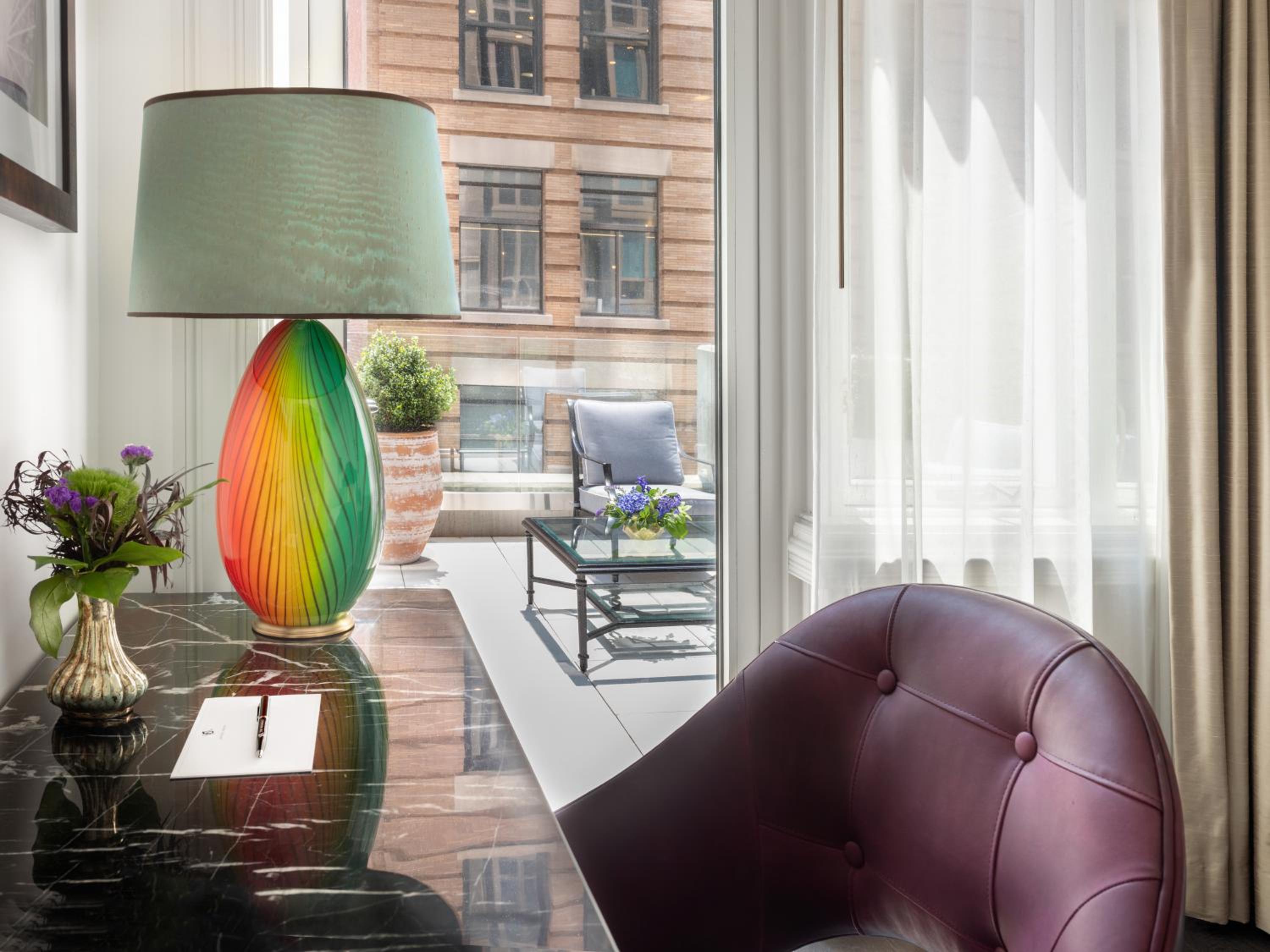 Premium Queen Room with Terrace thumbnail 5