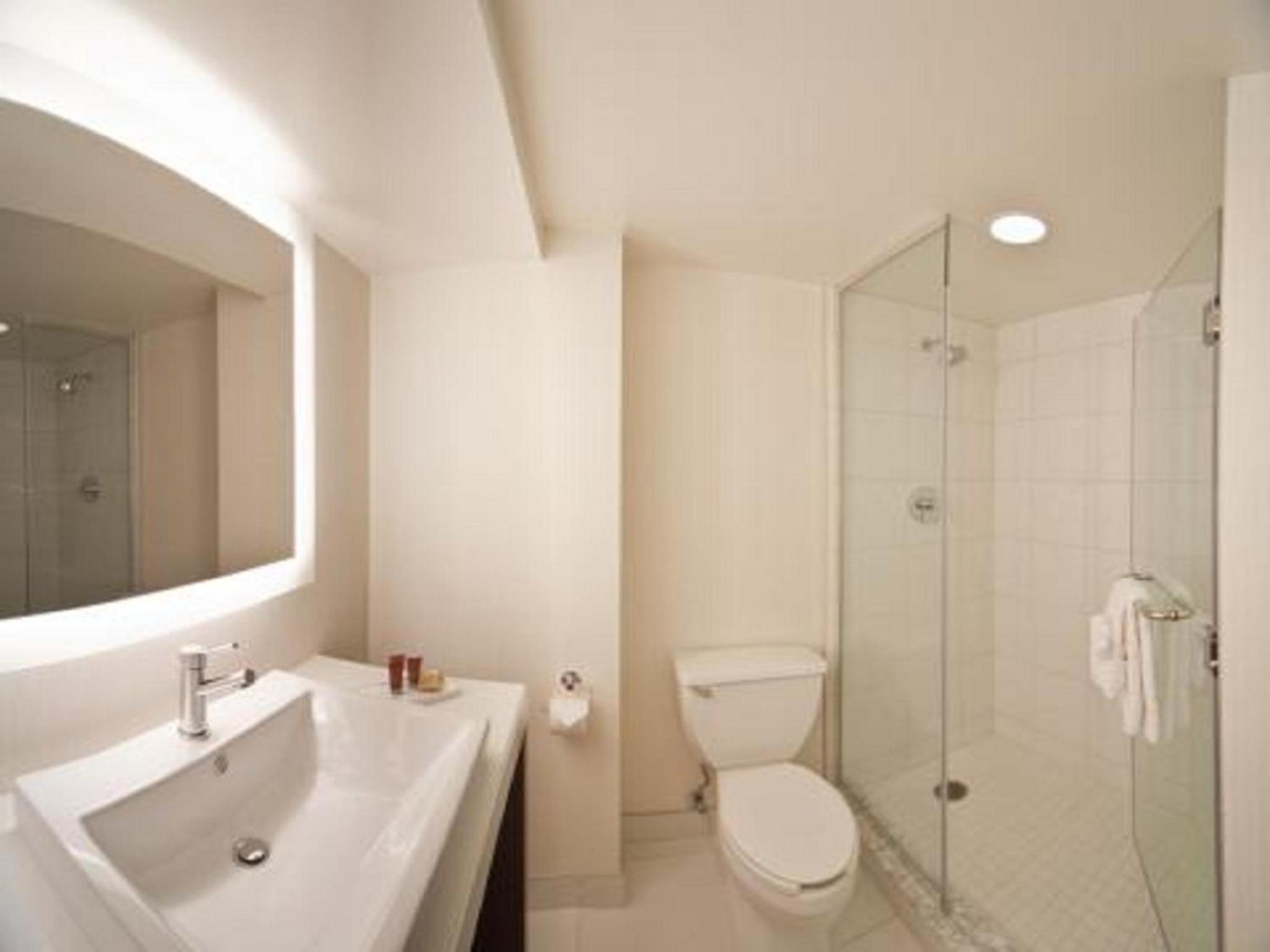 King Room - Non-Smoking photo 3