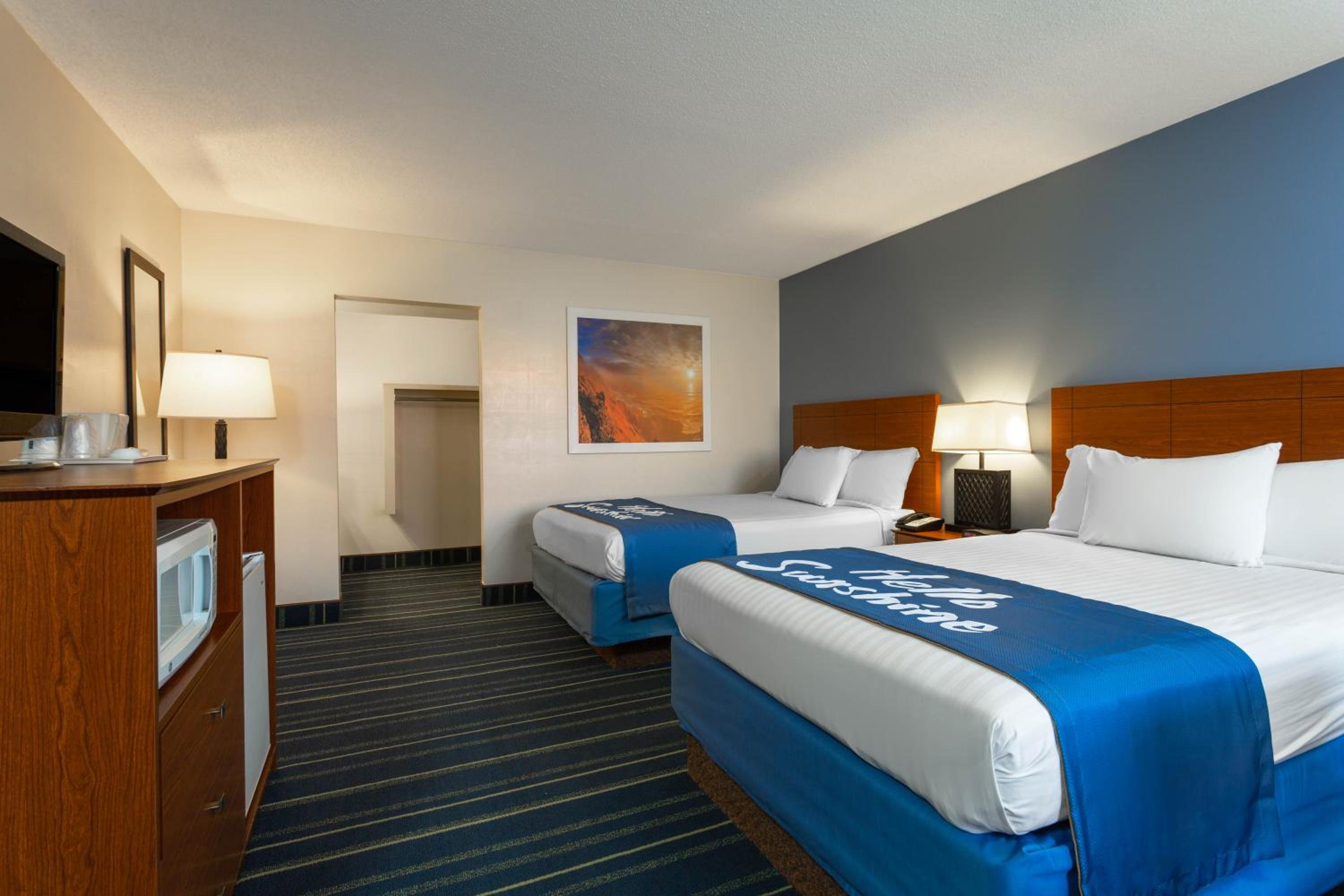 Double Room with Two Double Beds - Non-Smoking photo 2