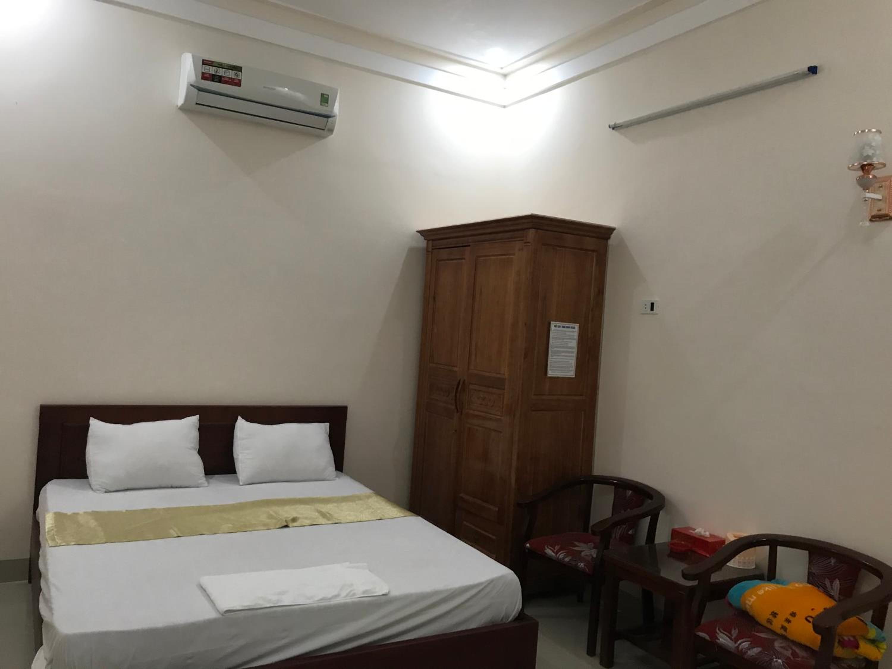 Deluxe King Room - Photo 3