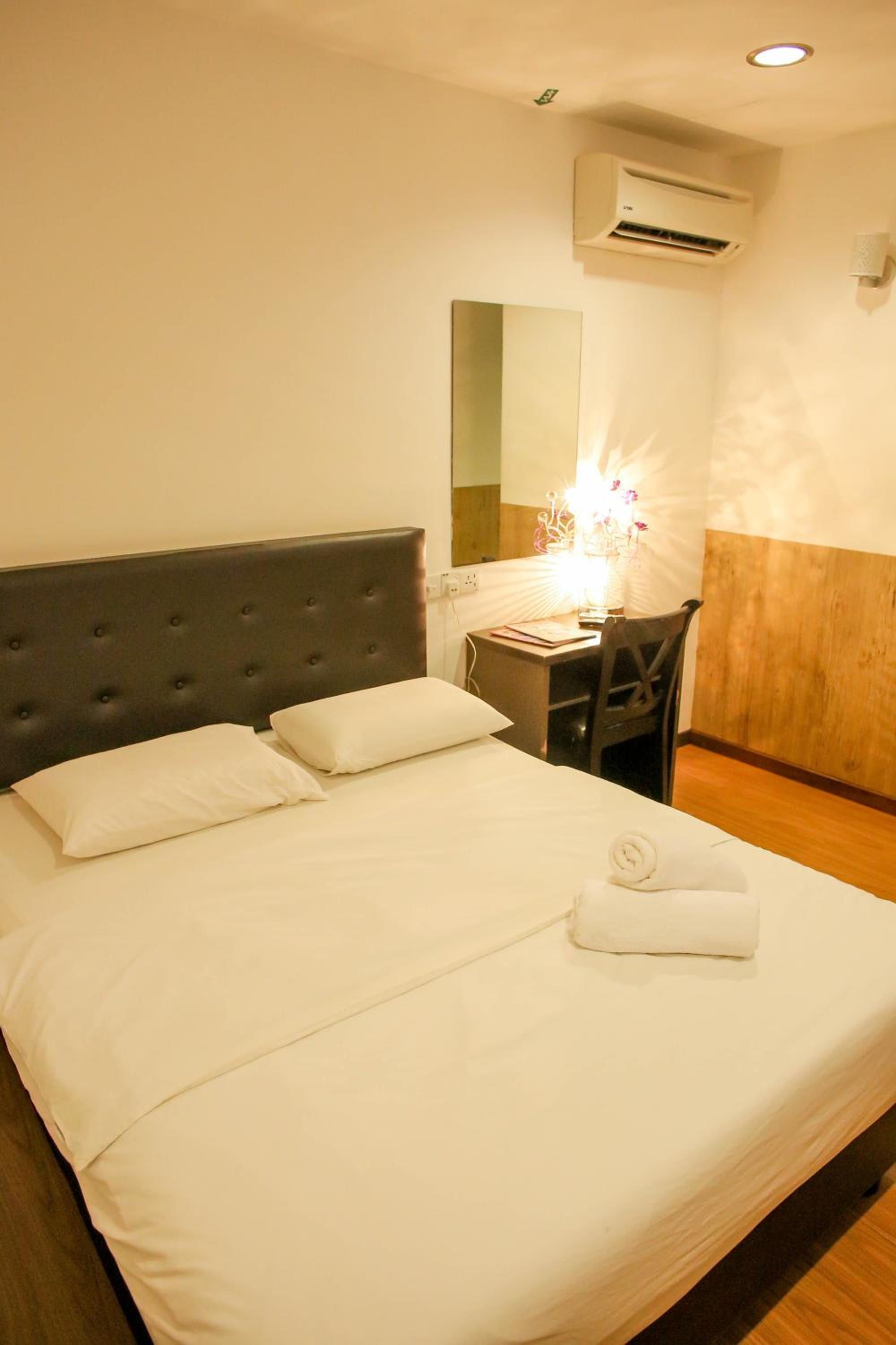 Standard Queen Room photo 3