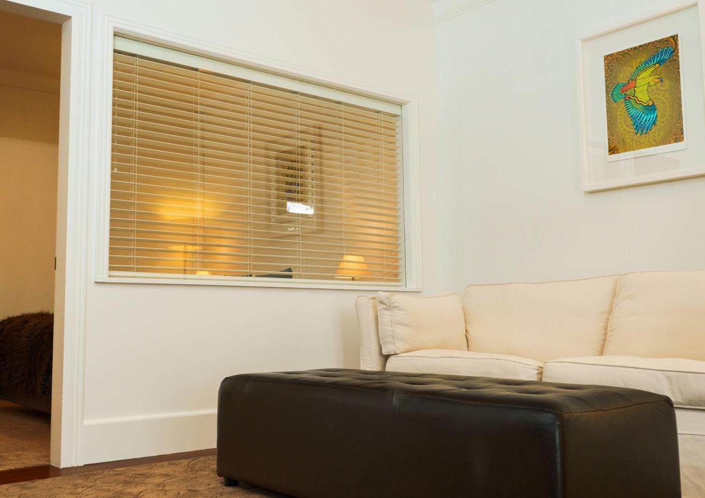 Apartment with Sea View - Photo 8