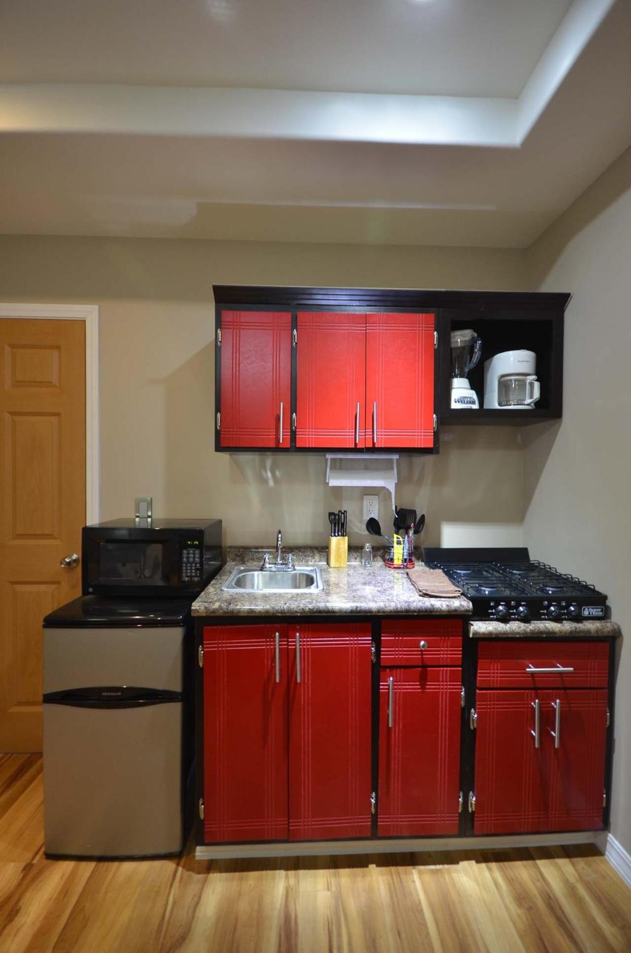 Standard Suite - Photo 17