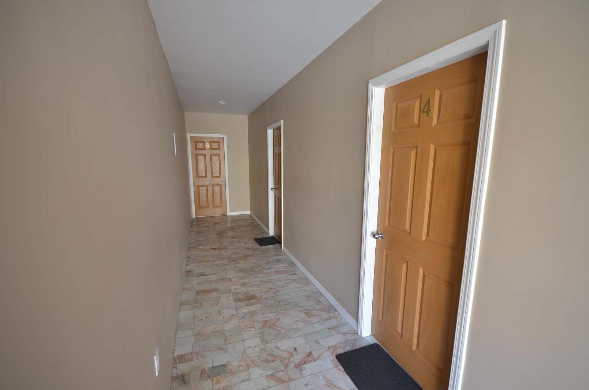 Standard Suite - Photo 22