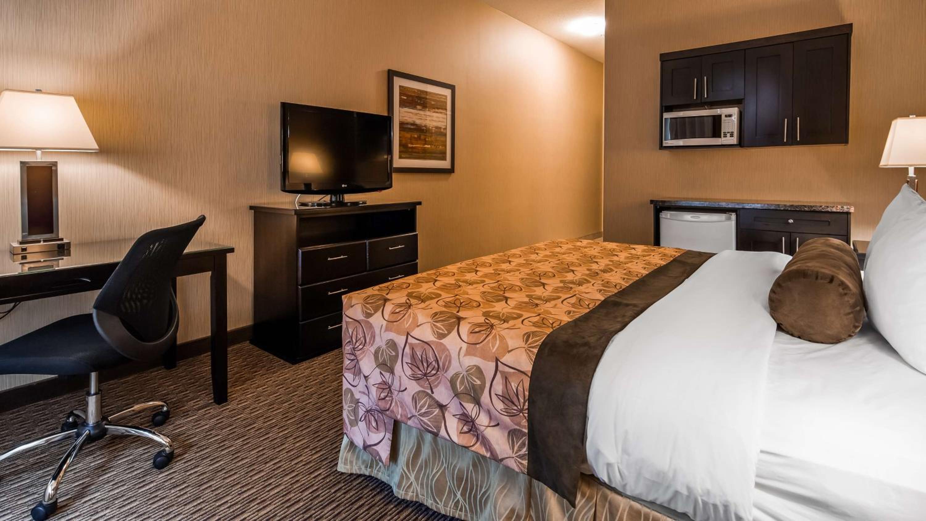 King Suite with Sofa Bed and Kitchen- Non-Smoking