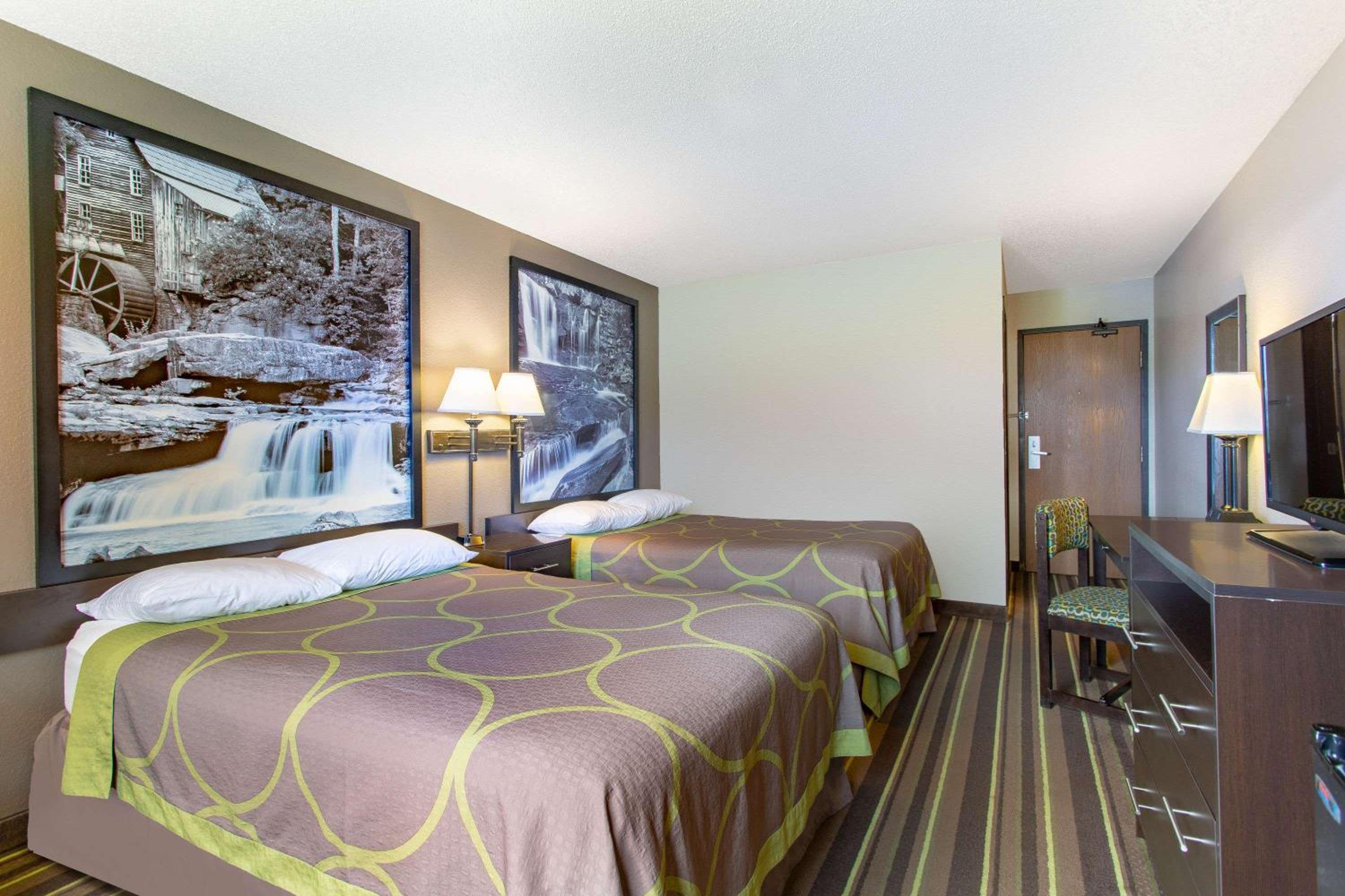 Double Room with Two Double Beds- Non-Smoking - Photo 1
