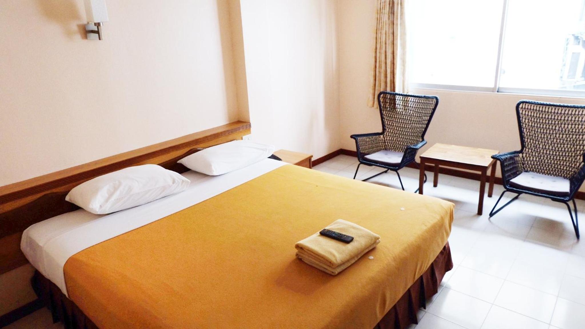 Deluxe King Room - Photo 4
