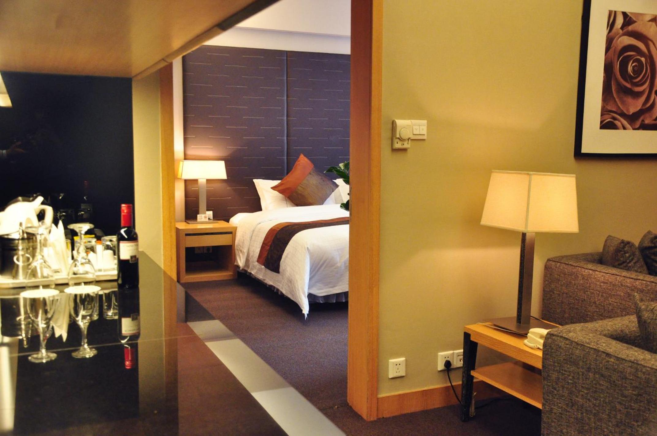 Superior Suite - Photo 6