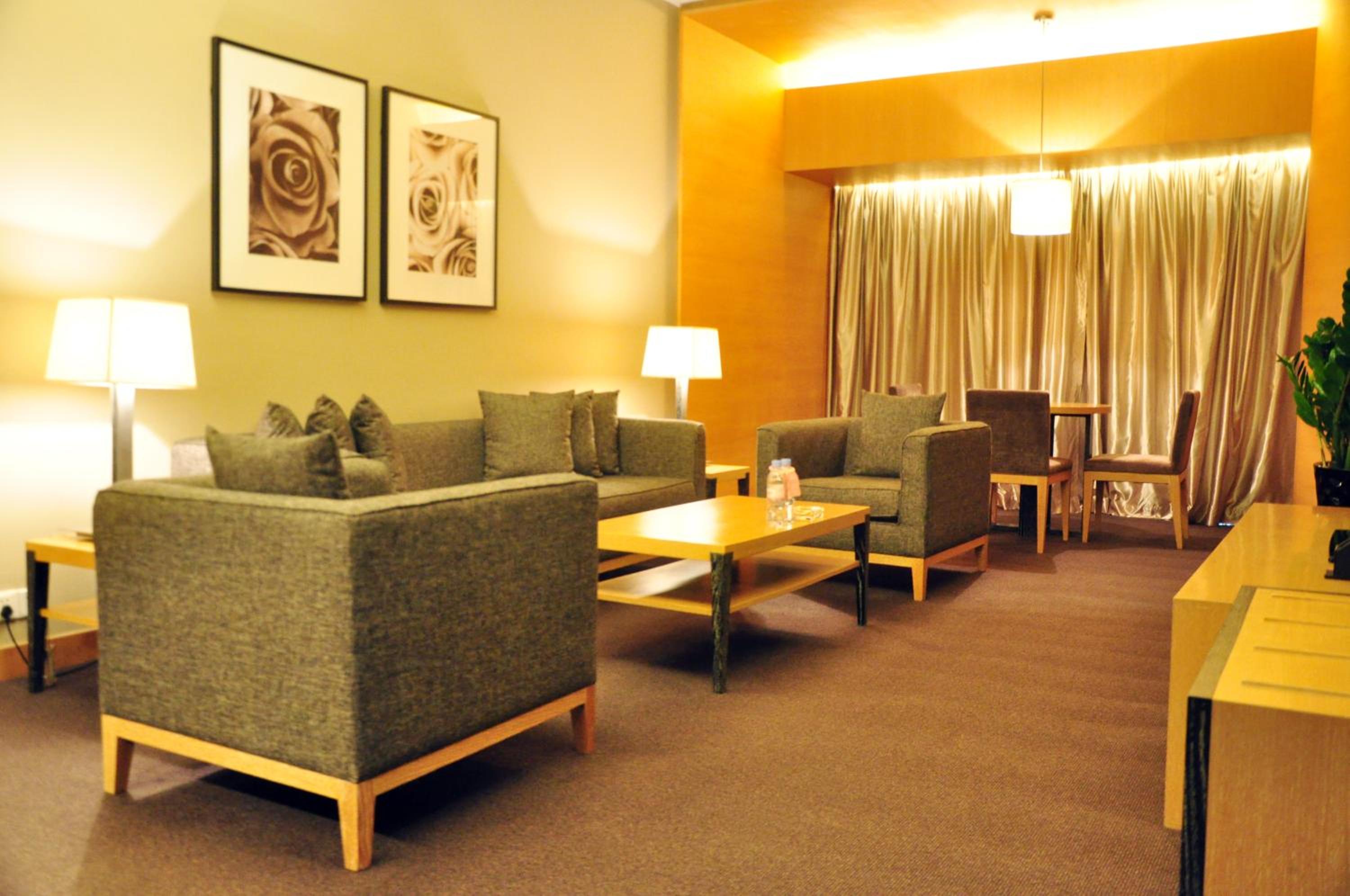 Superior Suite - Photo 4