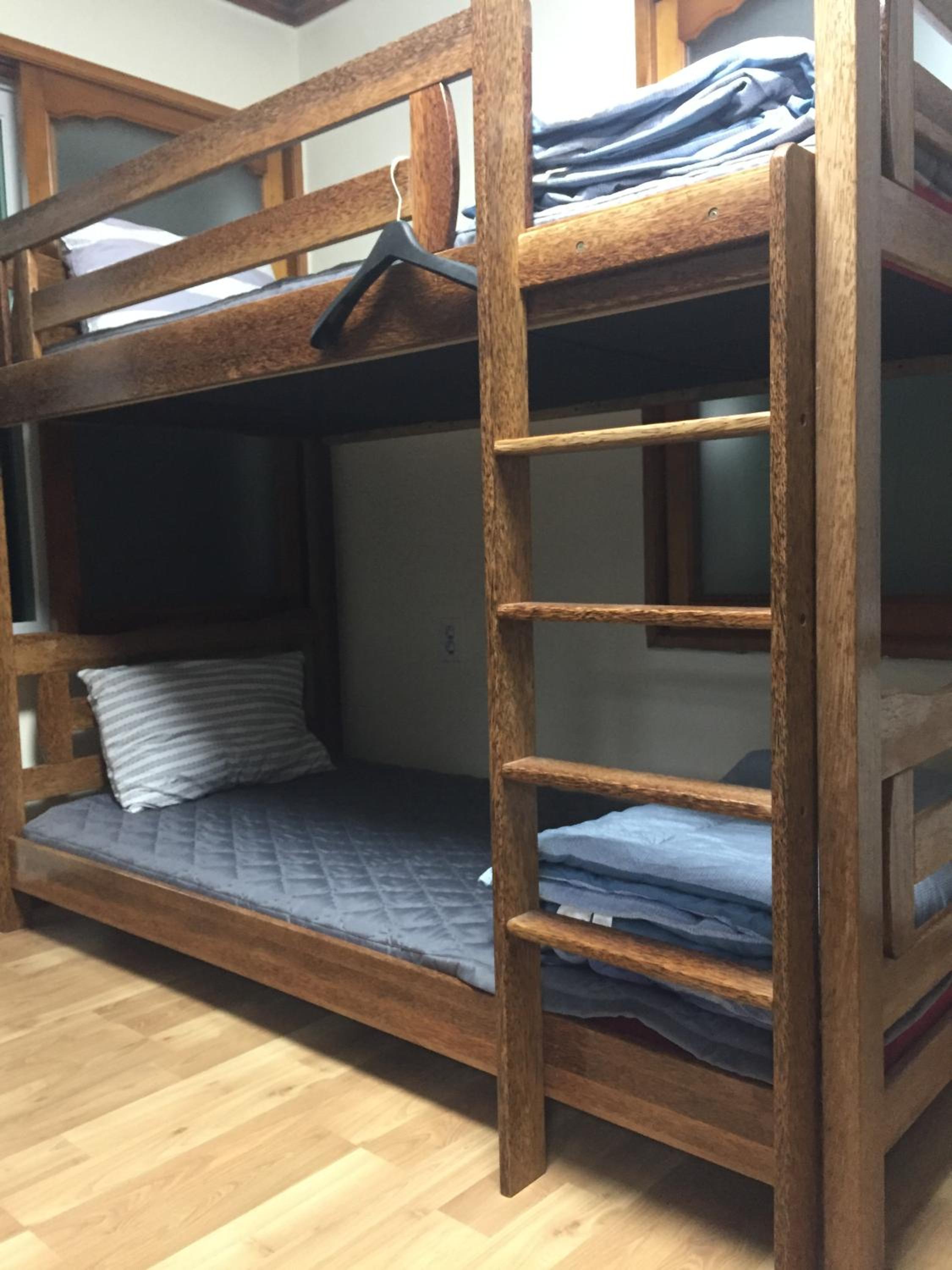 Bed in 6-Bed Male Dormitory Room photo 2