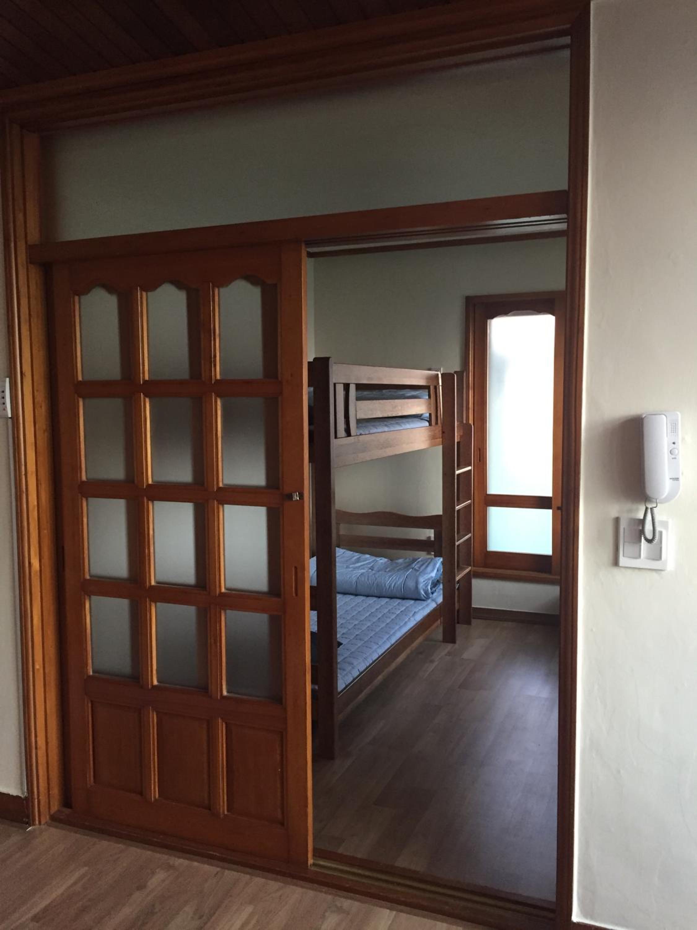 Bed in 6-Bed Male Dormitory Room photo 3