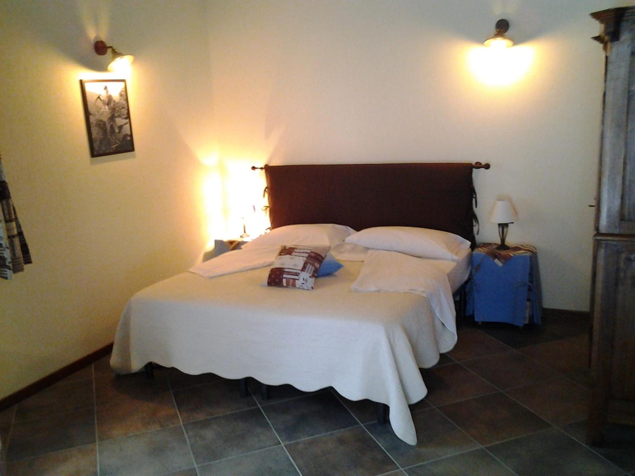 Double Room - Photo 11