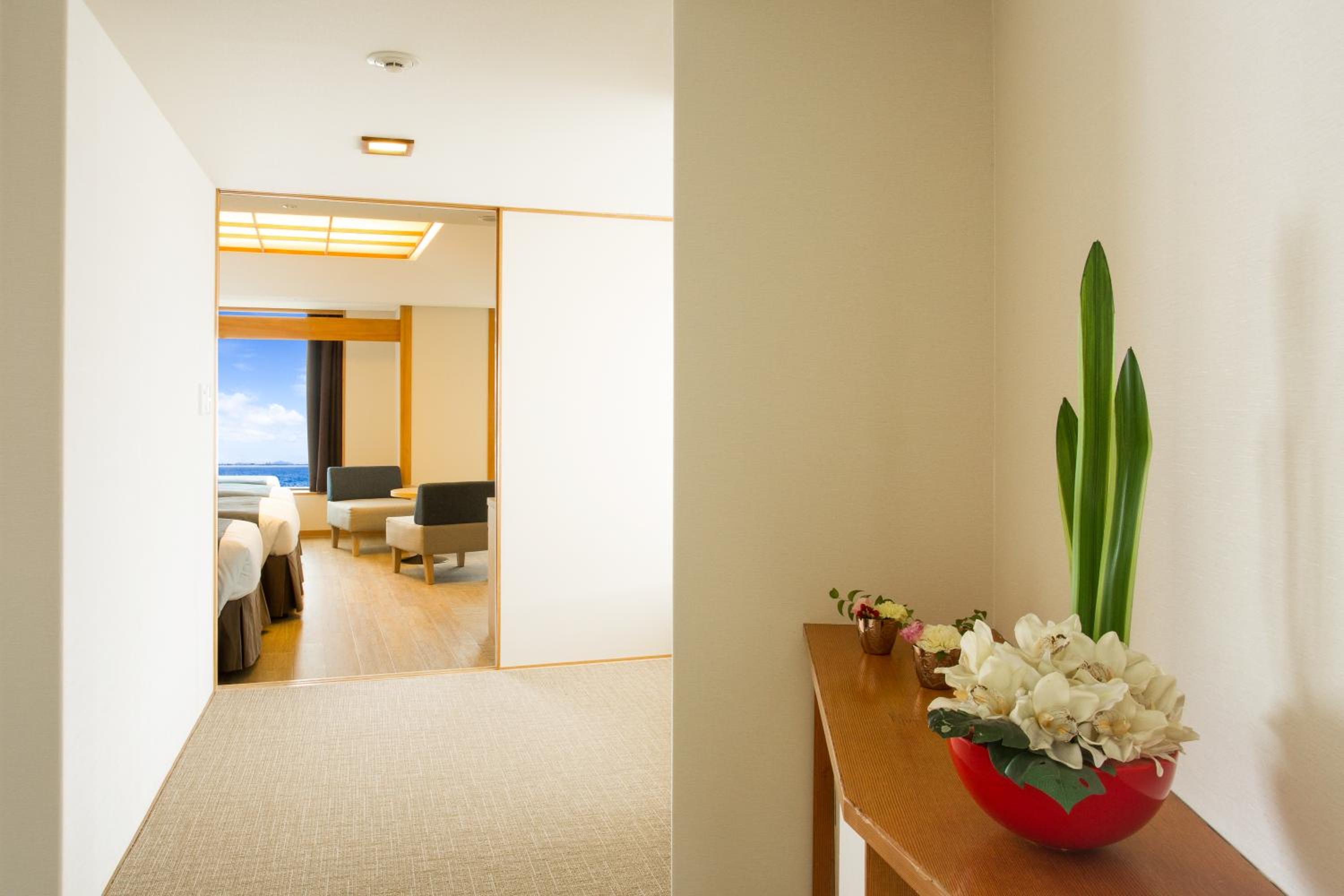 Japanese-Style Superior Room 5-20F with Pool Access