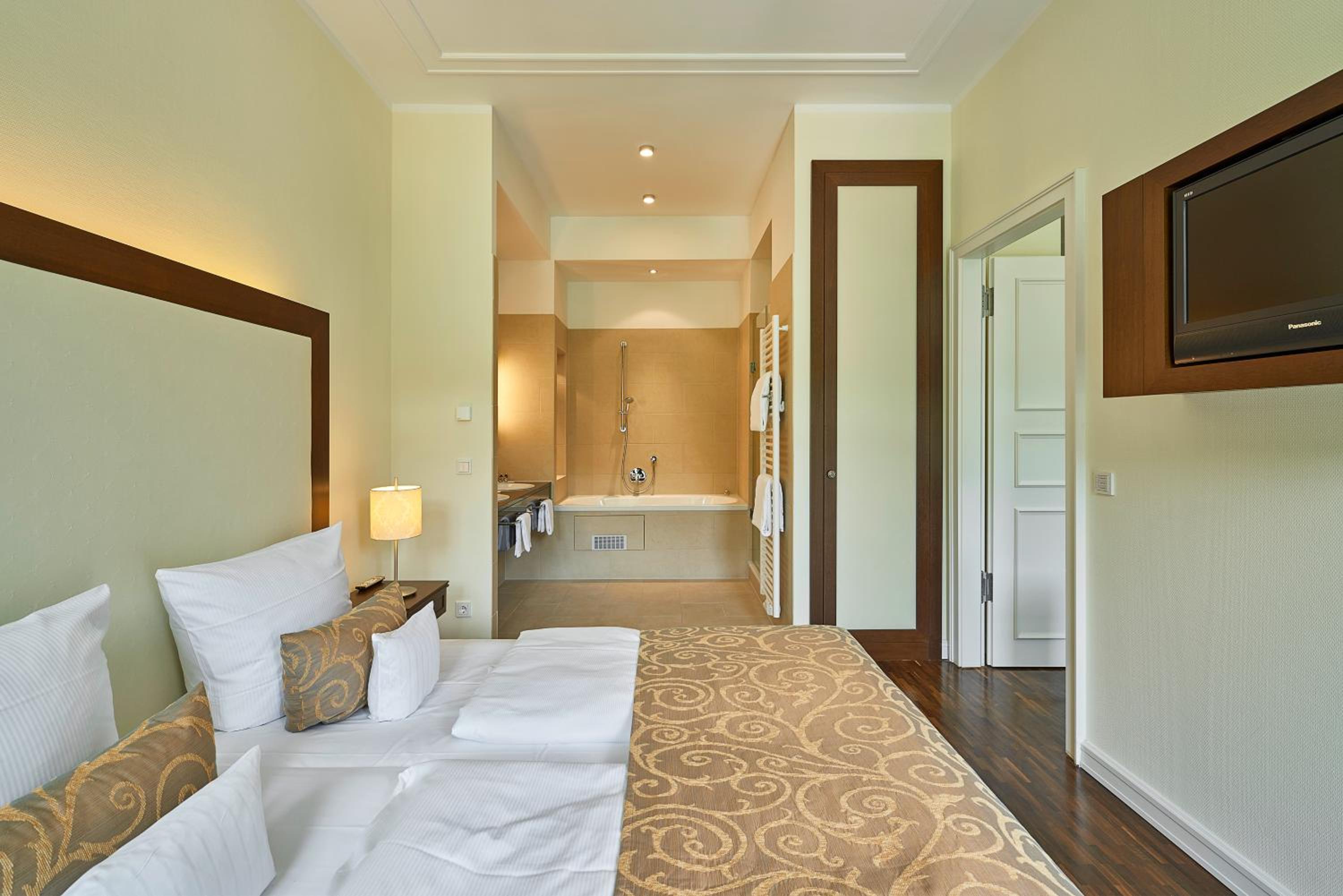 Deluxe Junior Suite - River Side photo 1