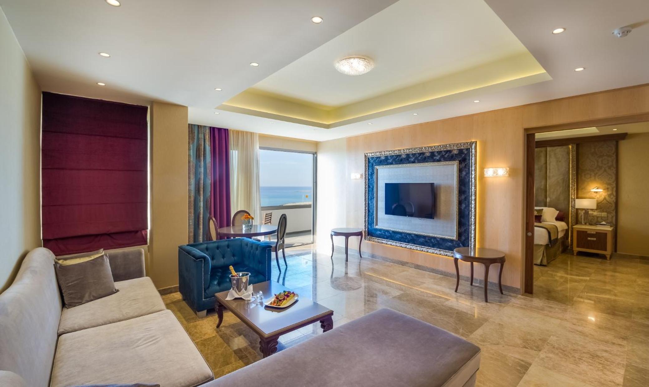 King Suite - Photo 2
