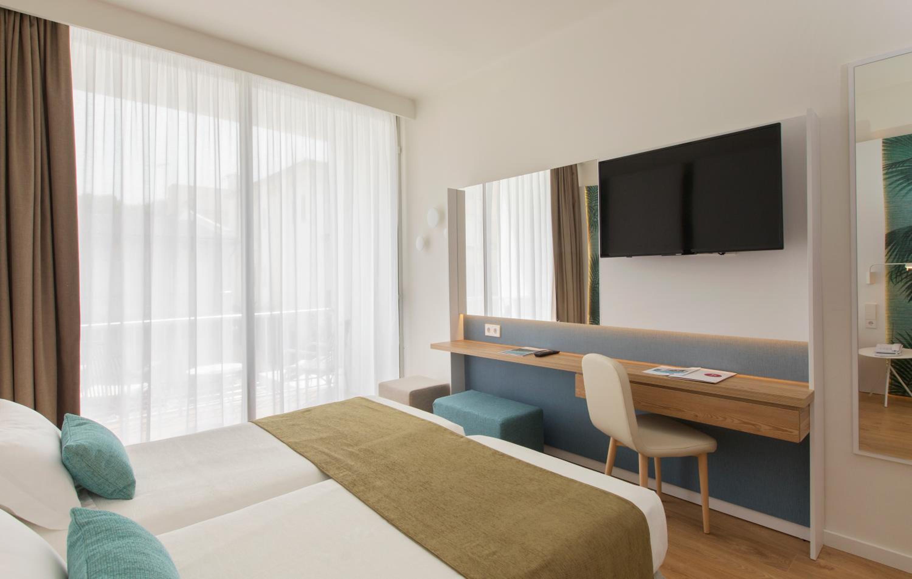 Budget Double Room photo 2