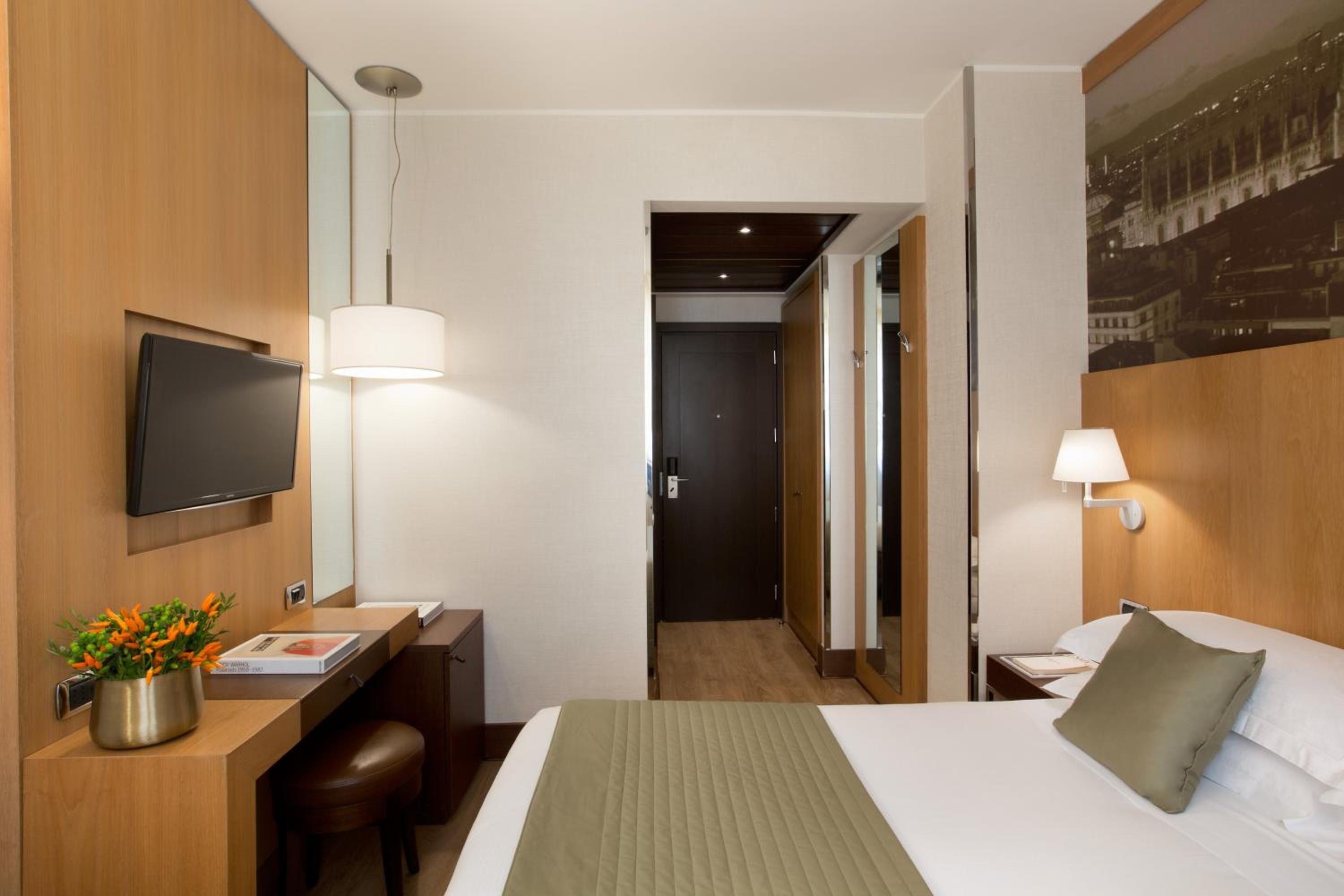 Double Room (1 Adult)