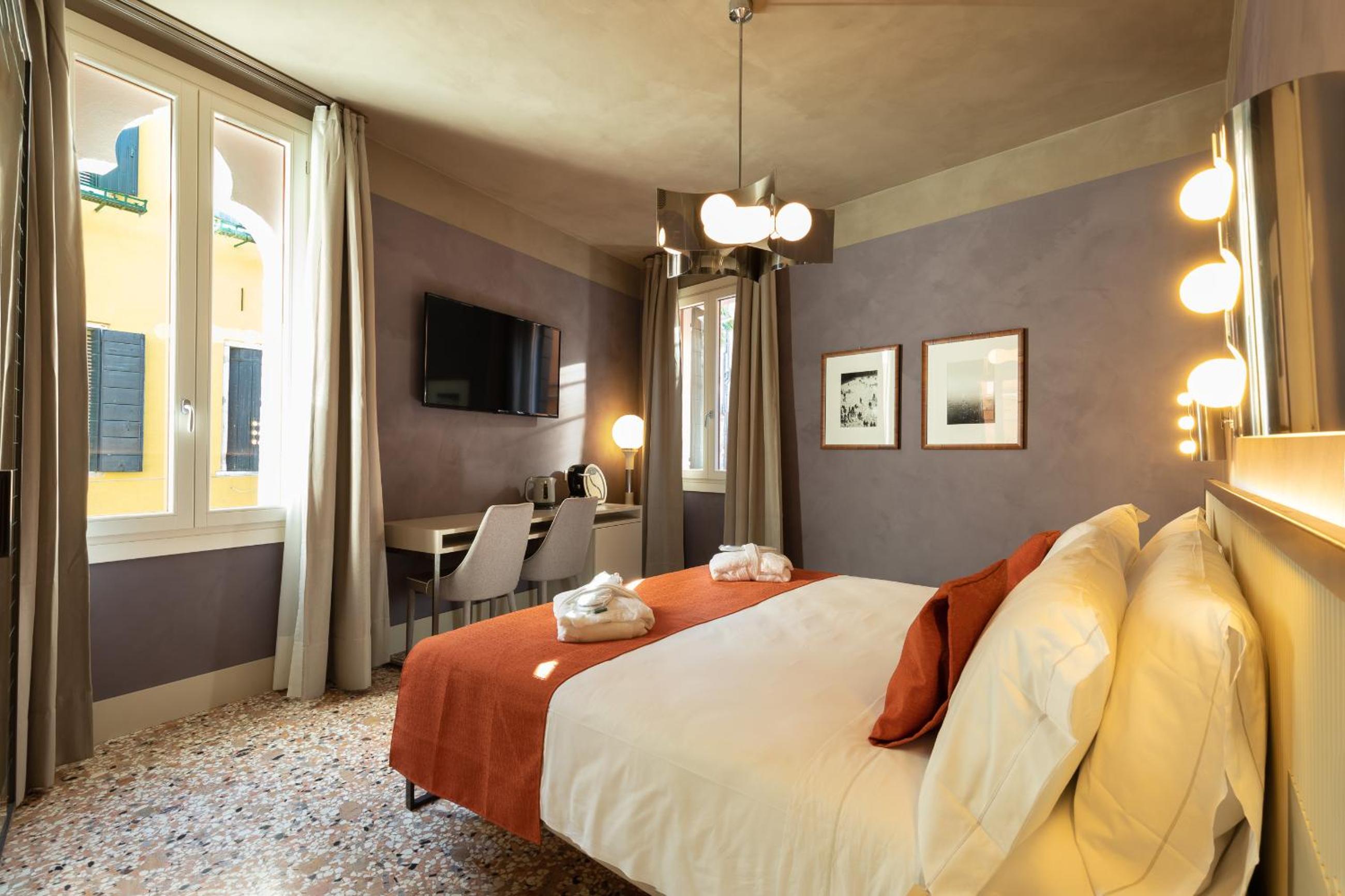 Double Room with Canal View photo 2