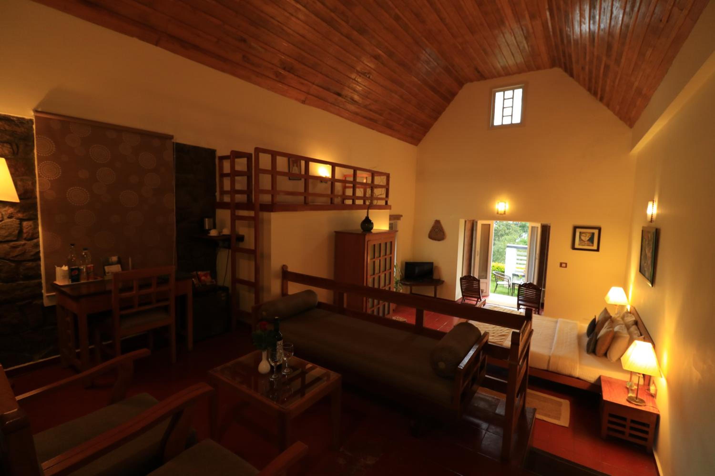Colonial Cottage - Photo 9