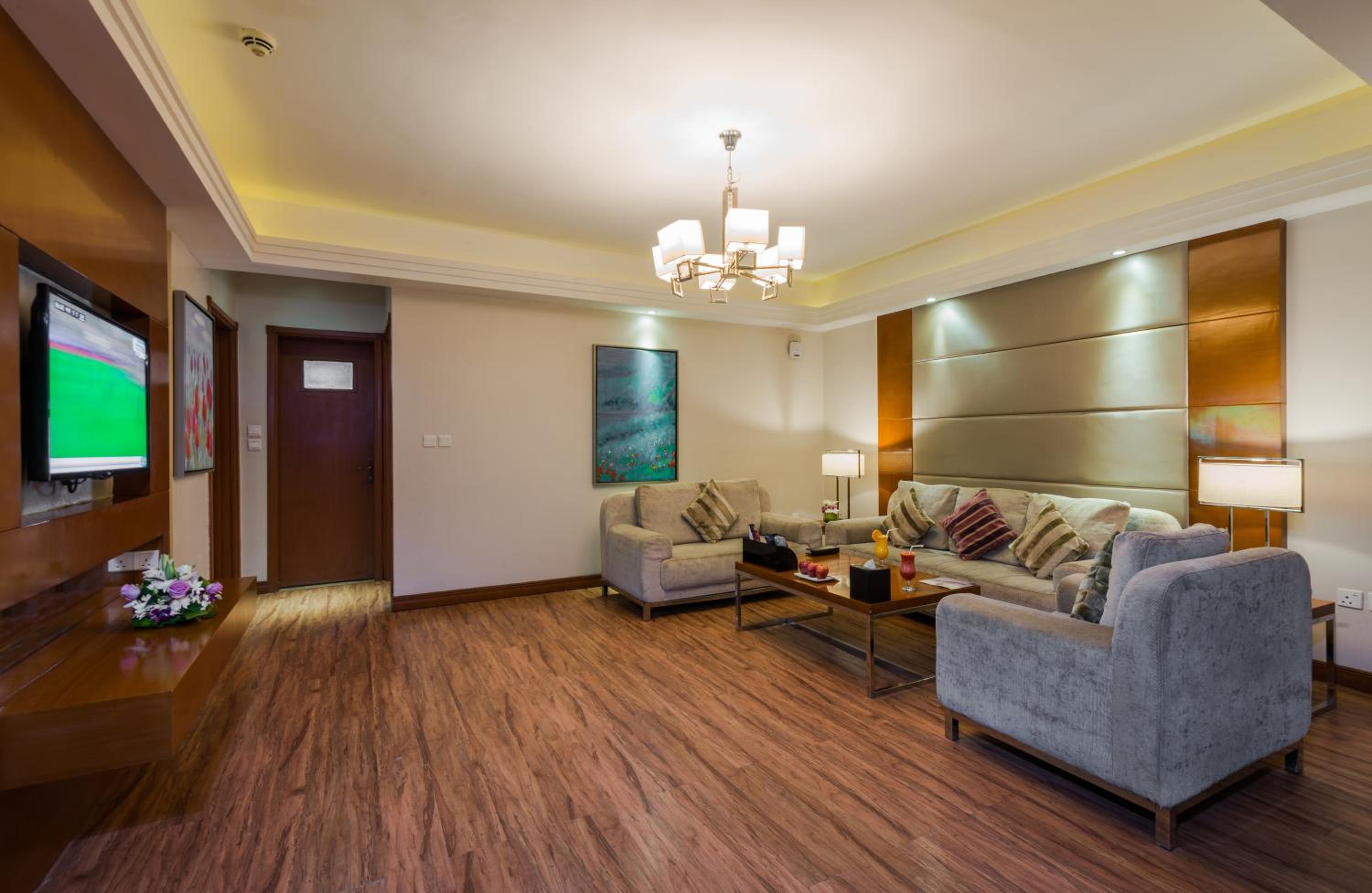 Superior Suite - Photo 2