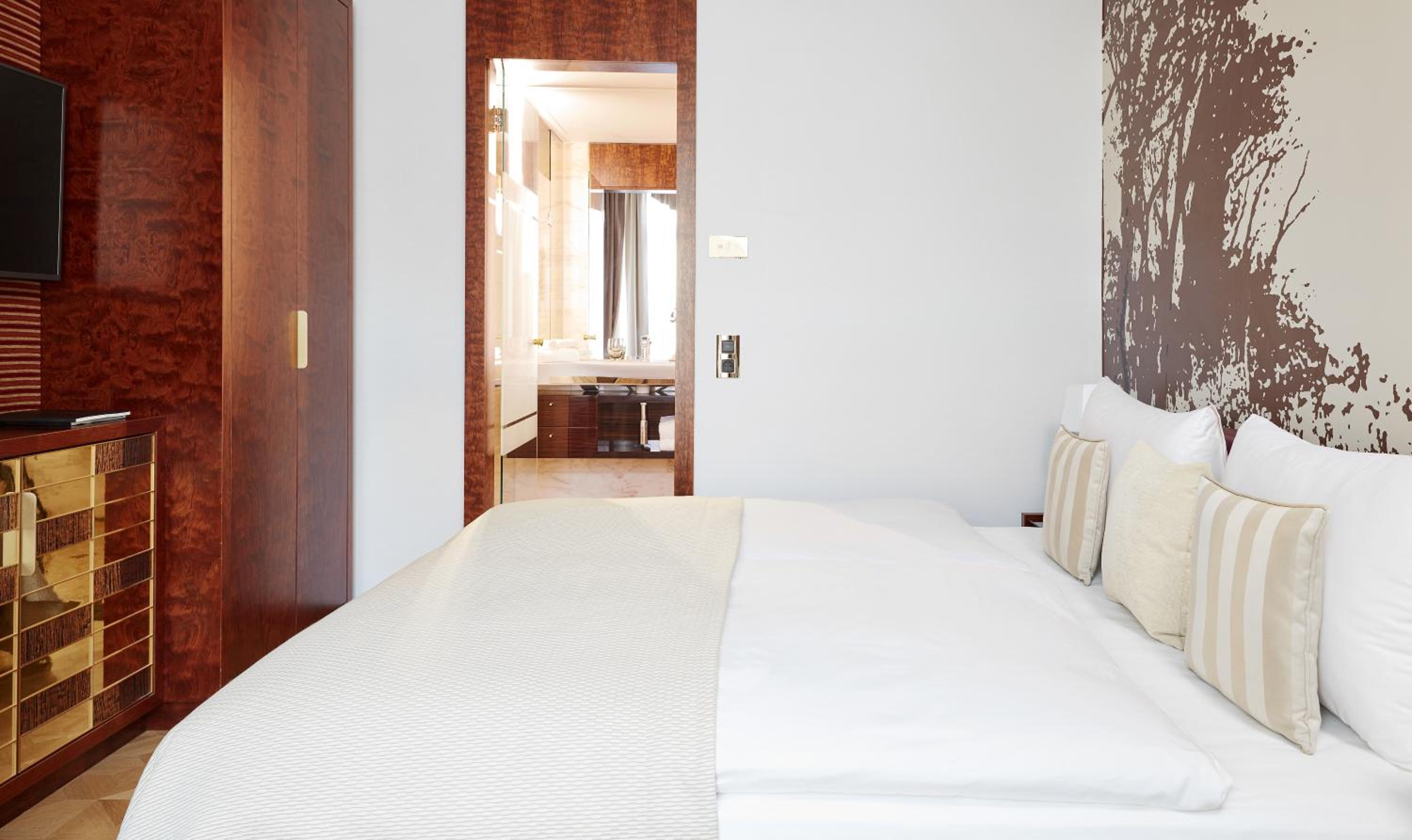 Executive Double Apartment thumbnail 6