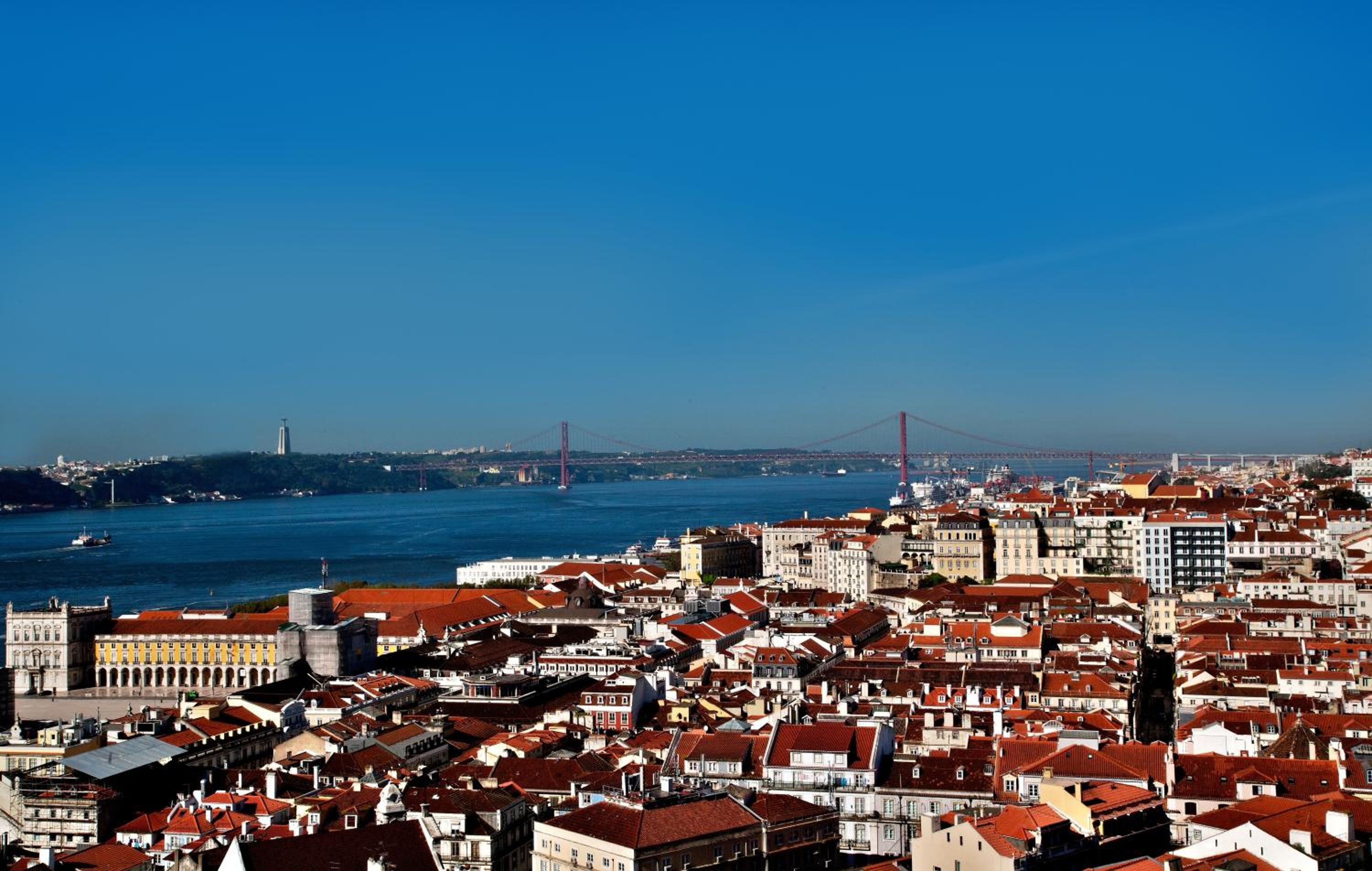 Luxury Attic Suite with Terrace Panoramic River, Castle and City View - Photo 6