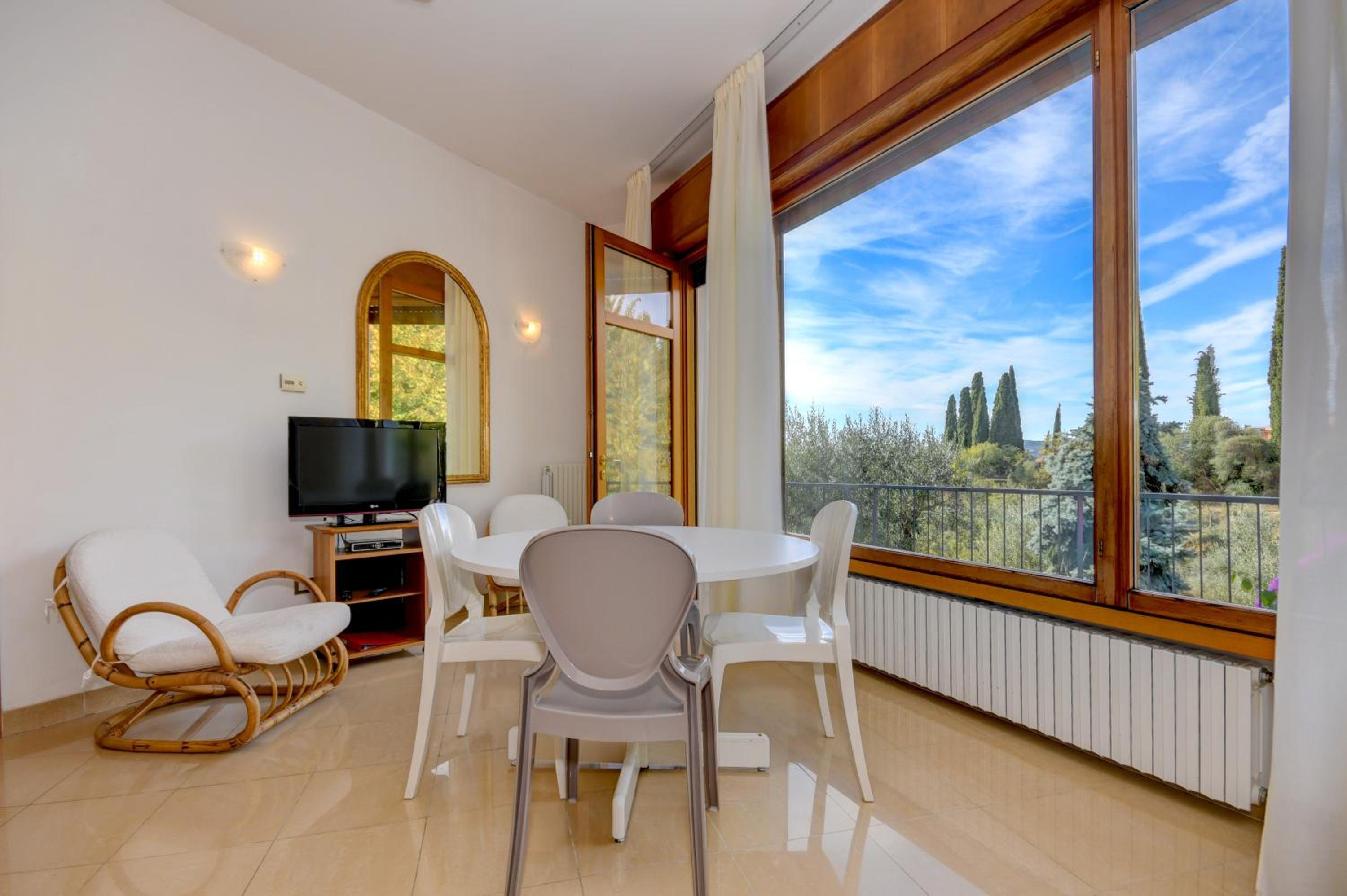 Superior Apartment photo 2
