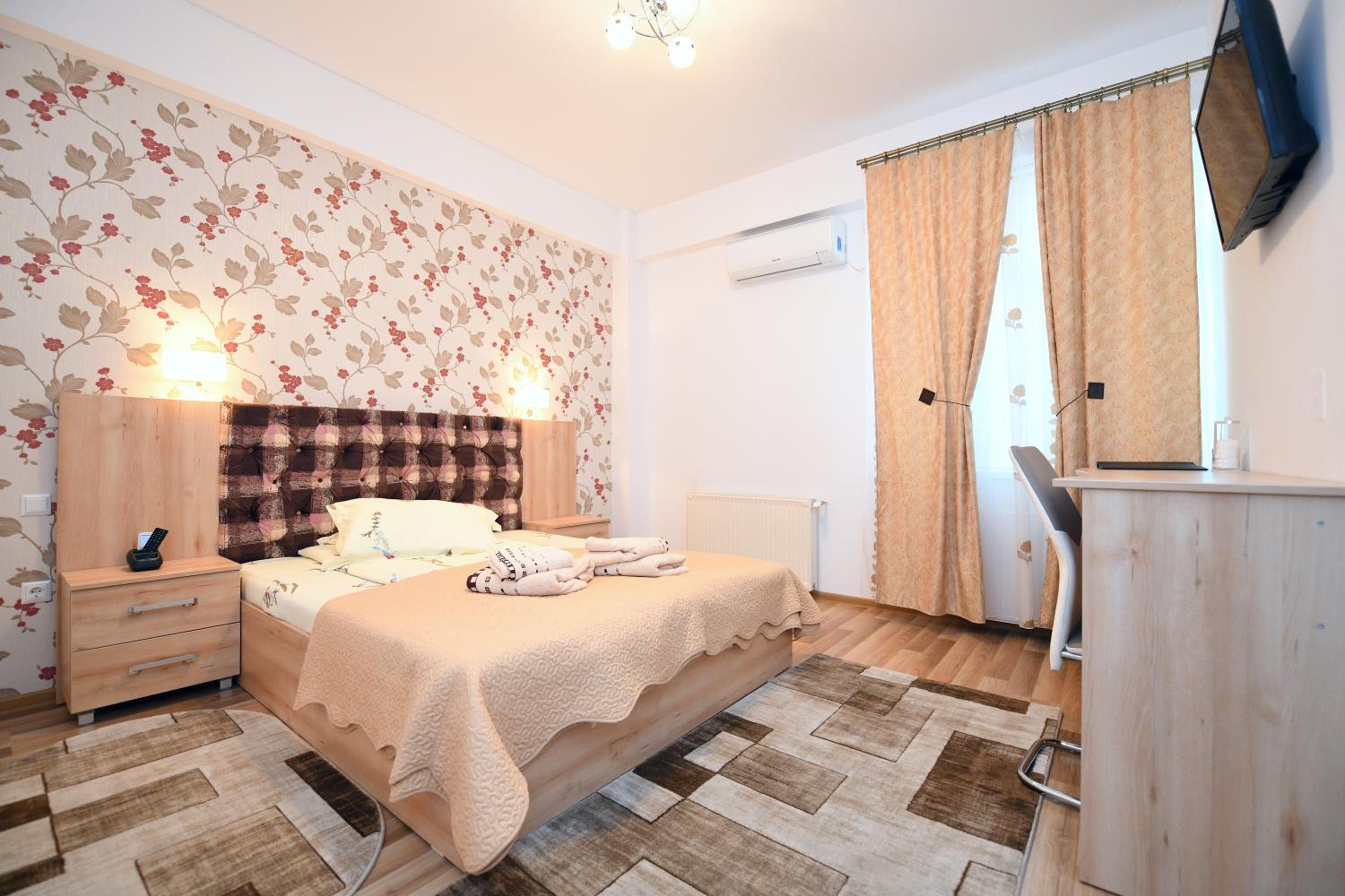 Double Room - Photo 13