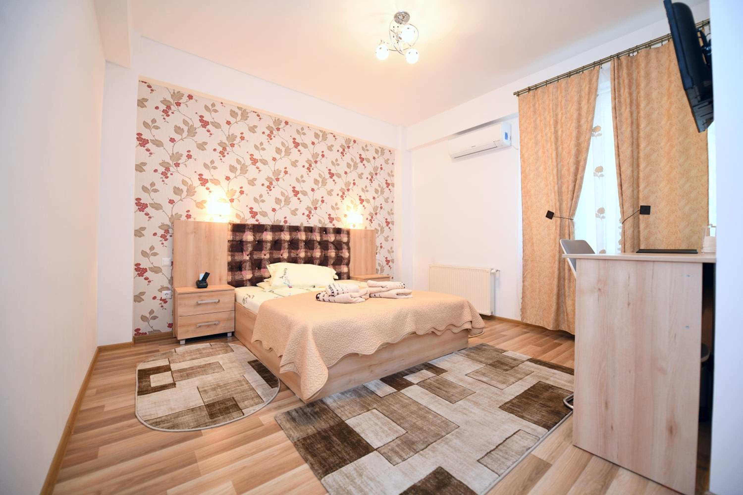 Double Room - Photo 14