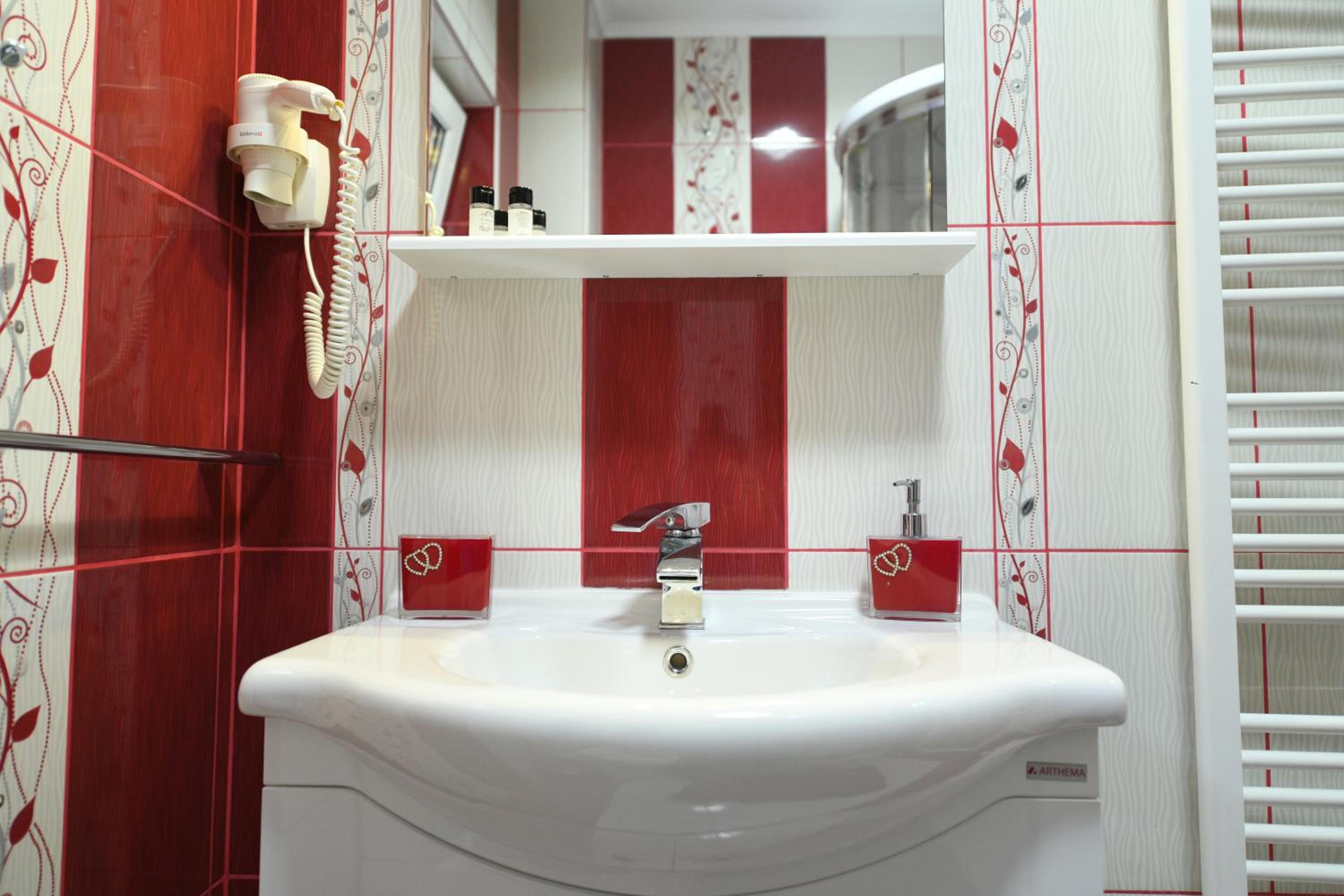 Double Room - Photo 16
