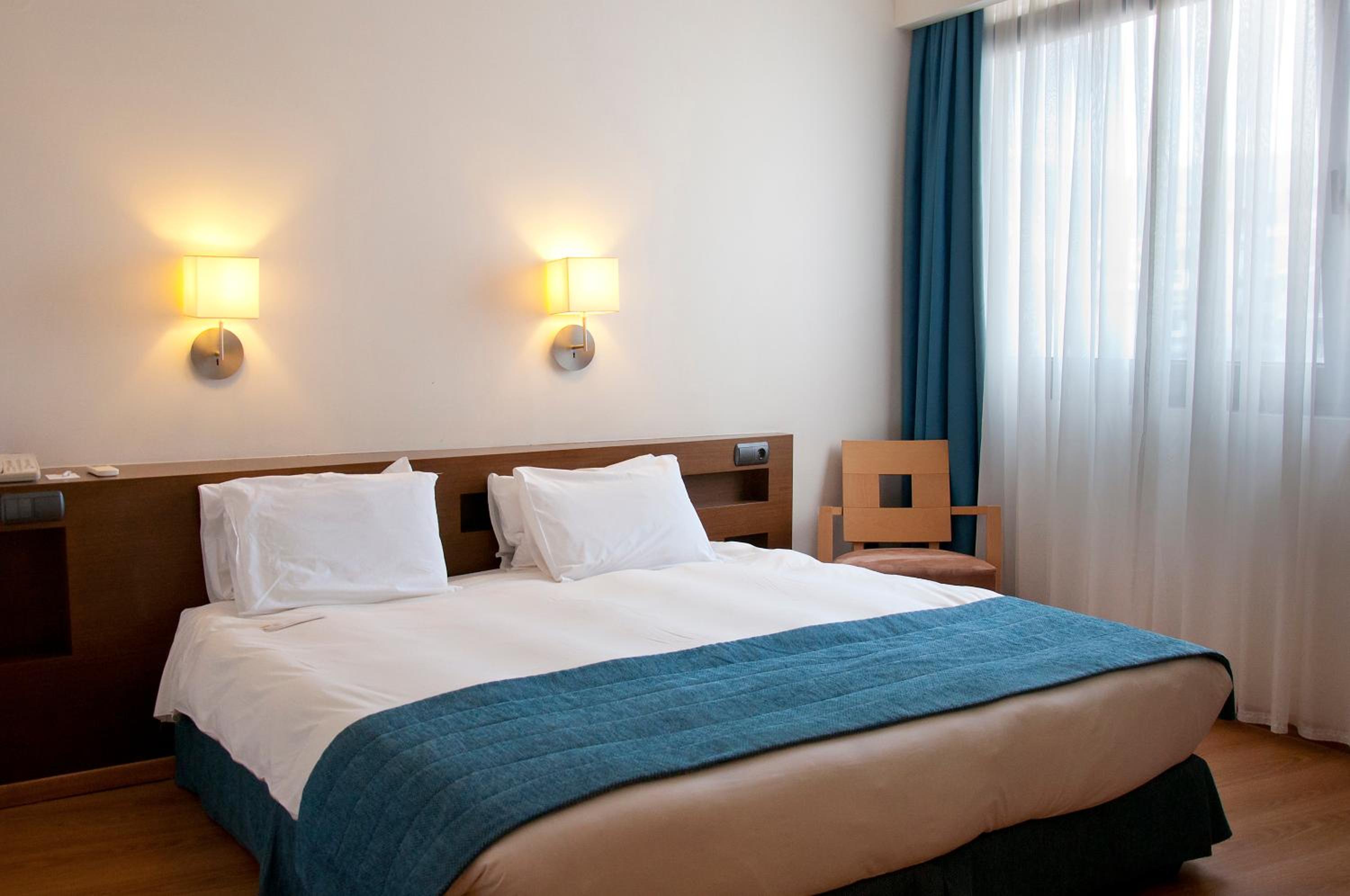 Double Room with City View - Photo 1