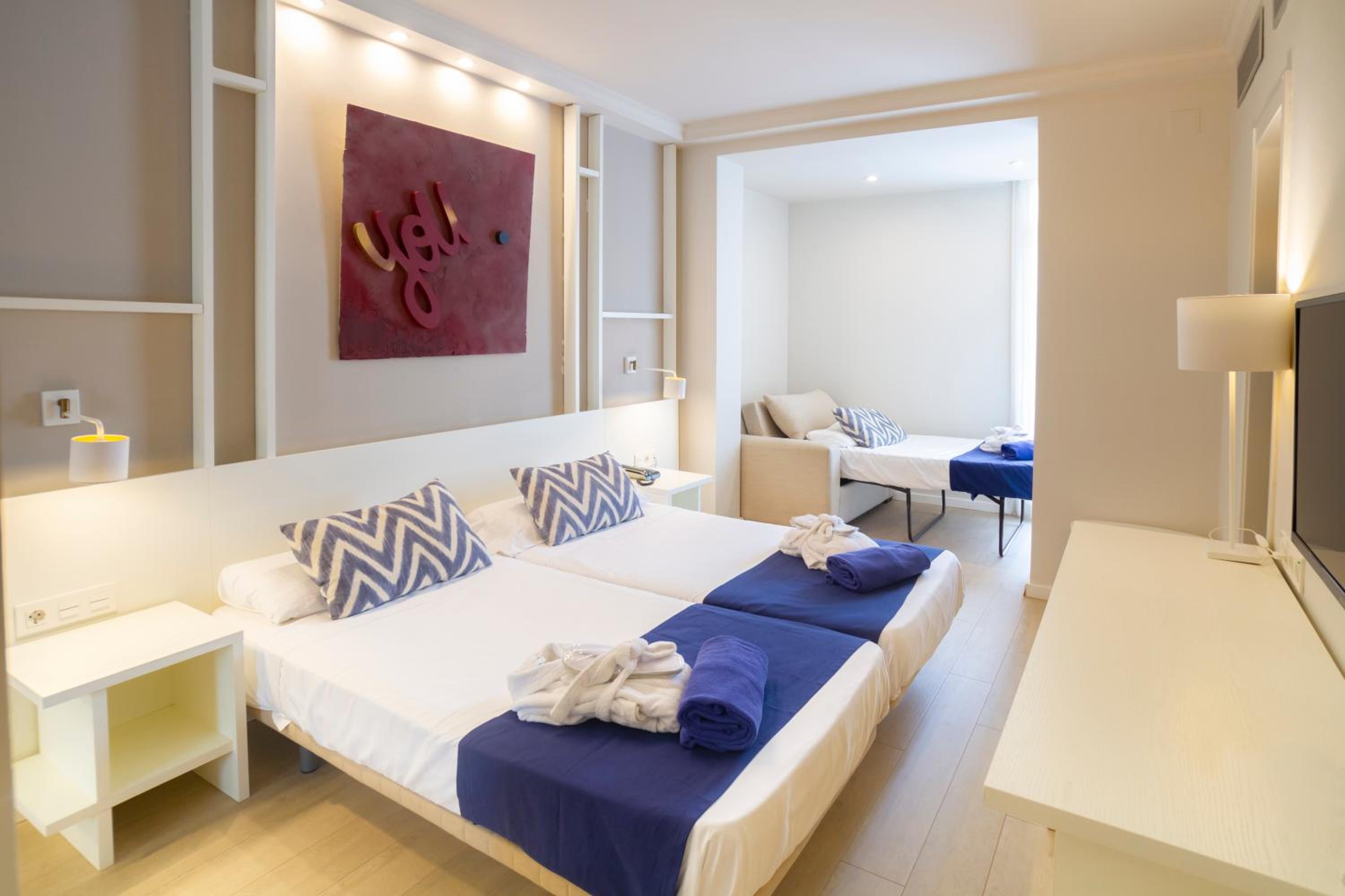 Deluxe Triple Room - Photo 1