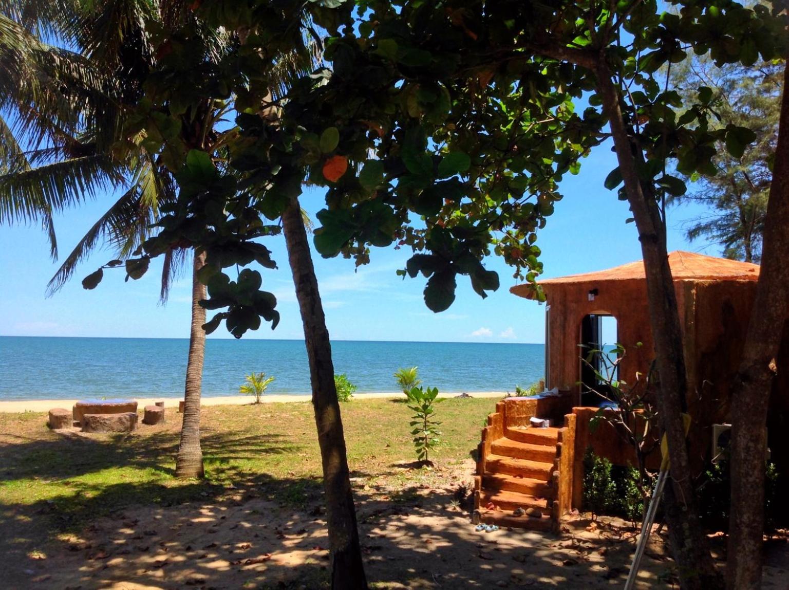 Deluxe Room with Seaside - Photo 3