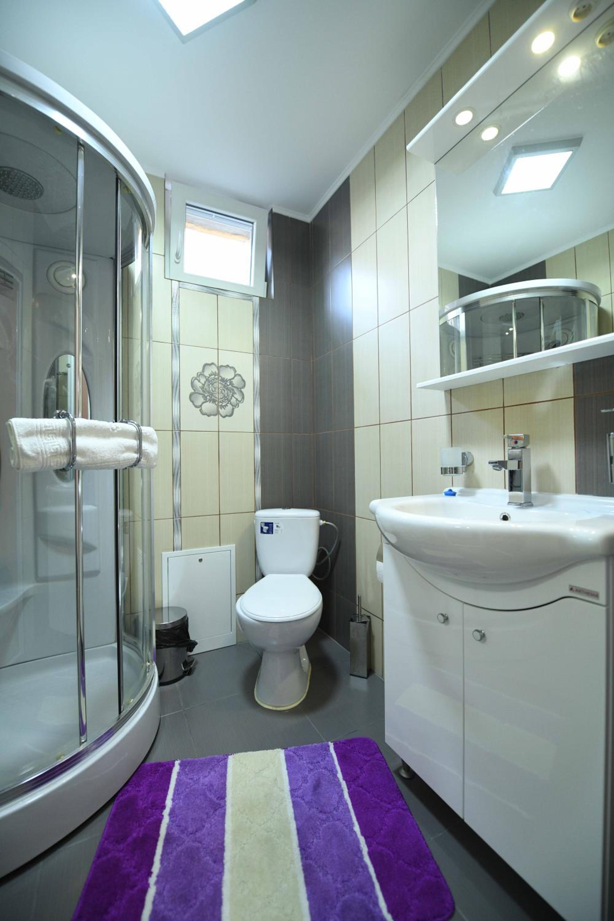 Double Room - Photo 19