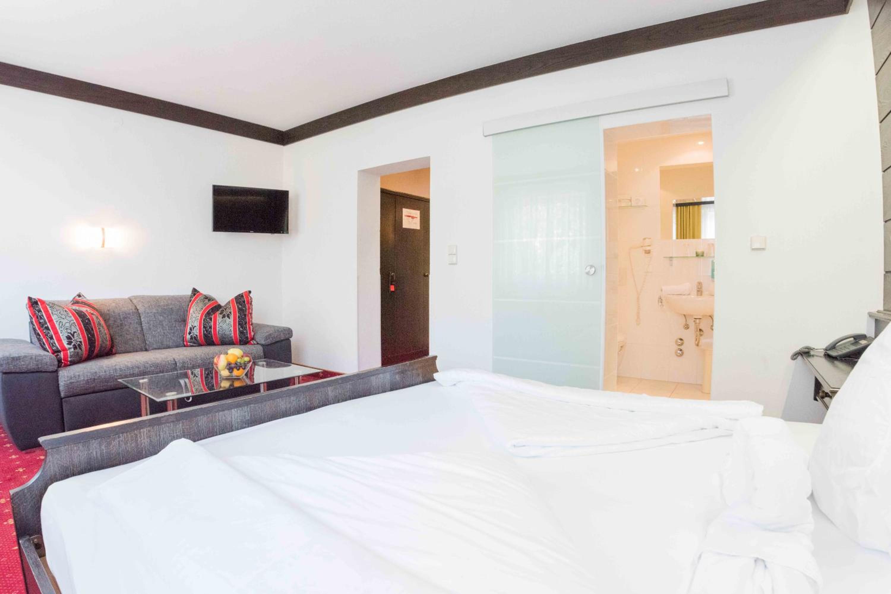 Large Double Room photo 2