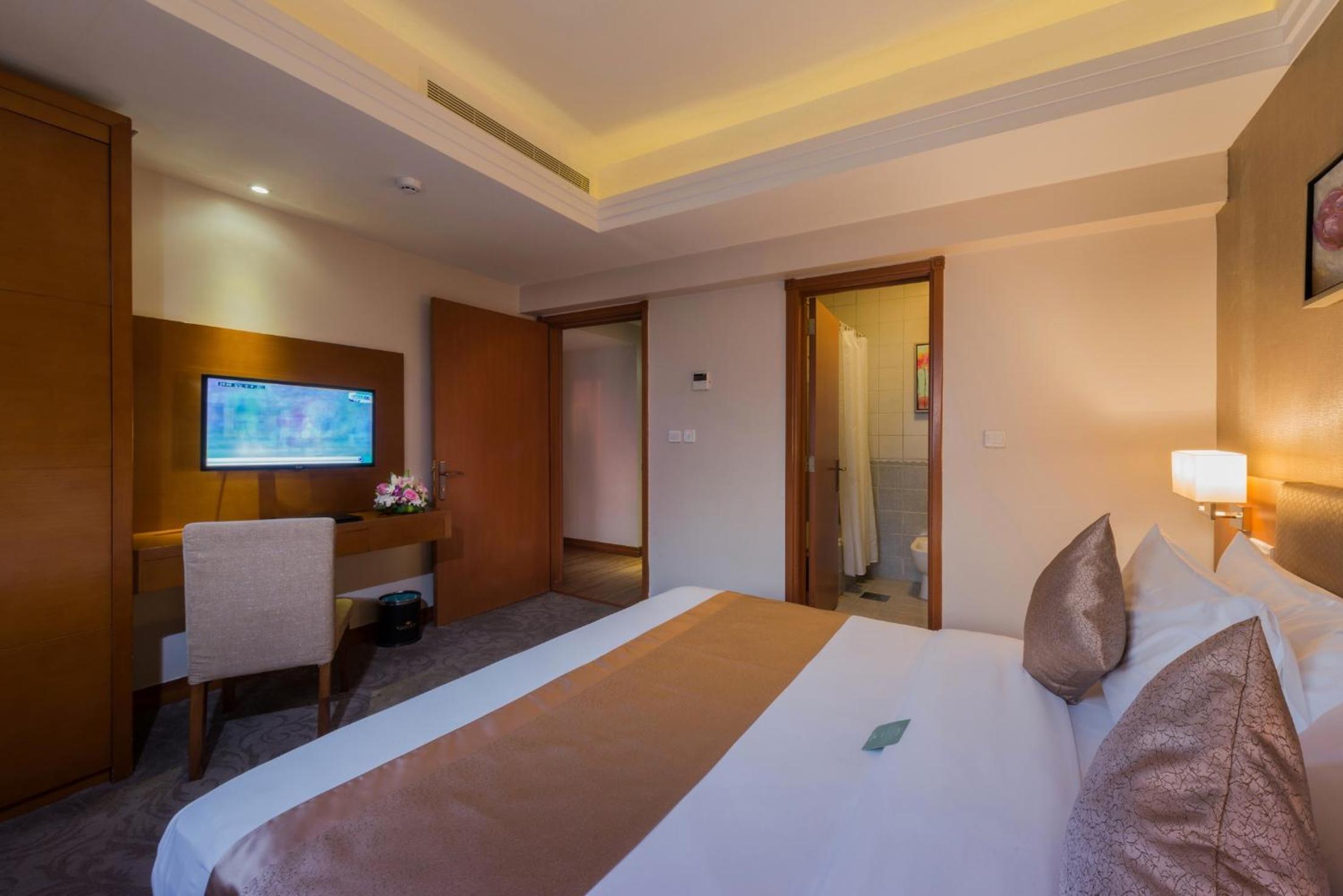 Deluxe Junior Suite - Photo 4
