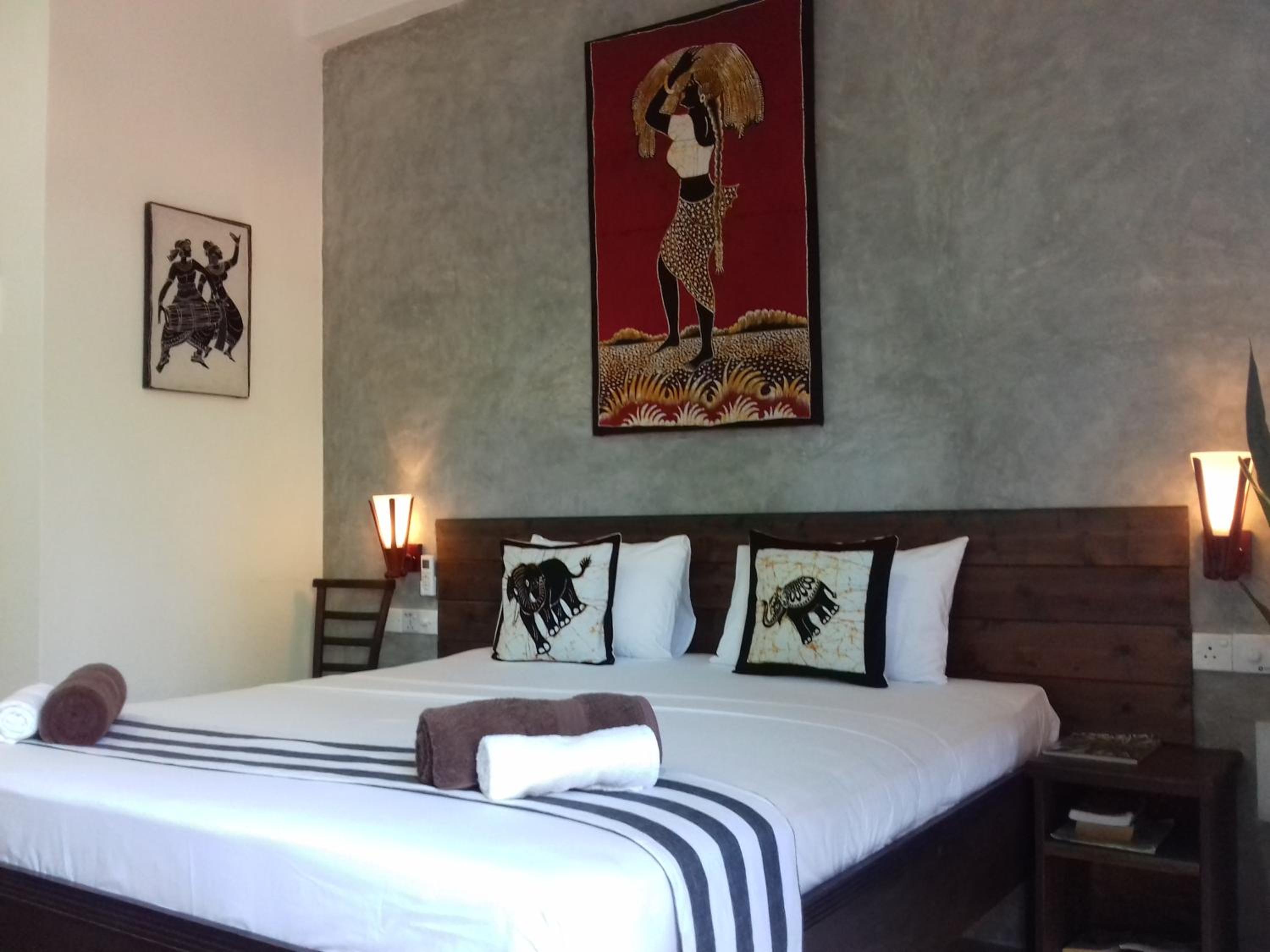 Deluxe Double Room with Balcony & Canal View photo 1