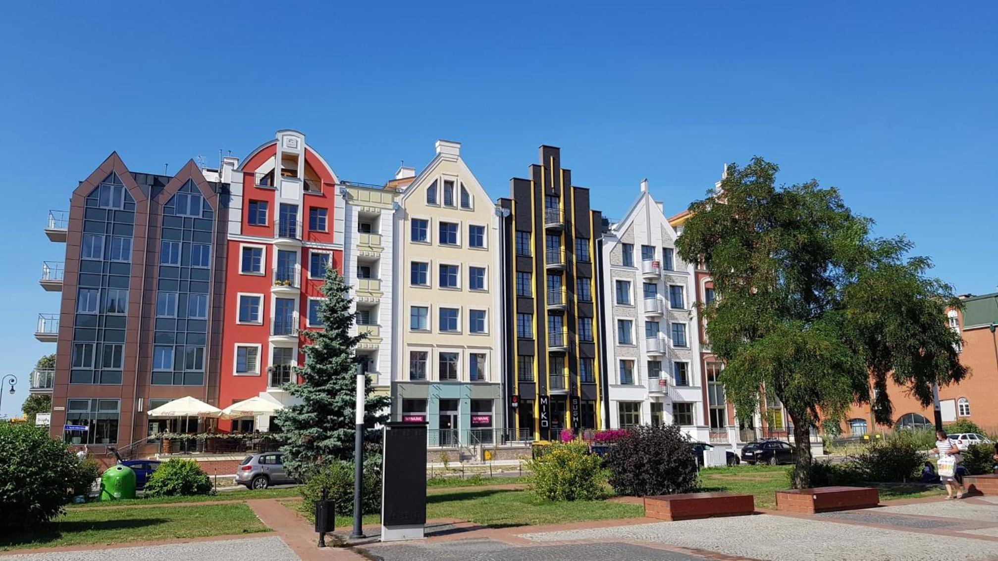 One-Bedroom Apartment with Balcony and City View - Photo 12