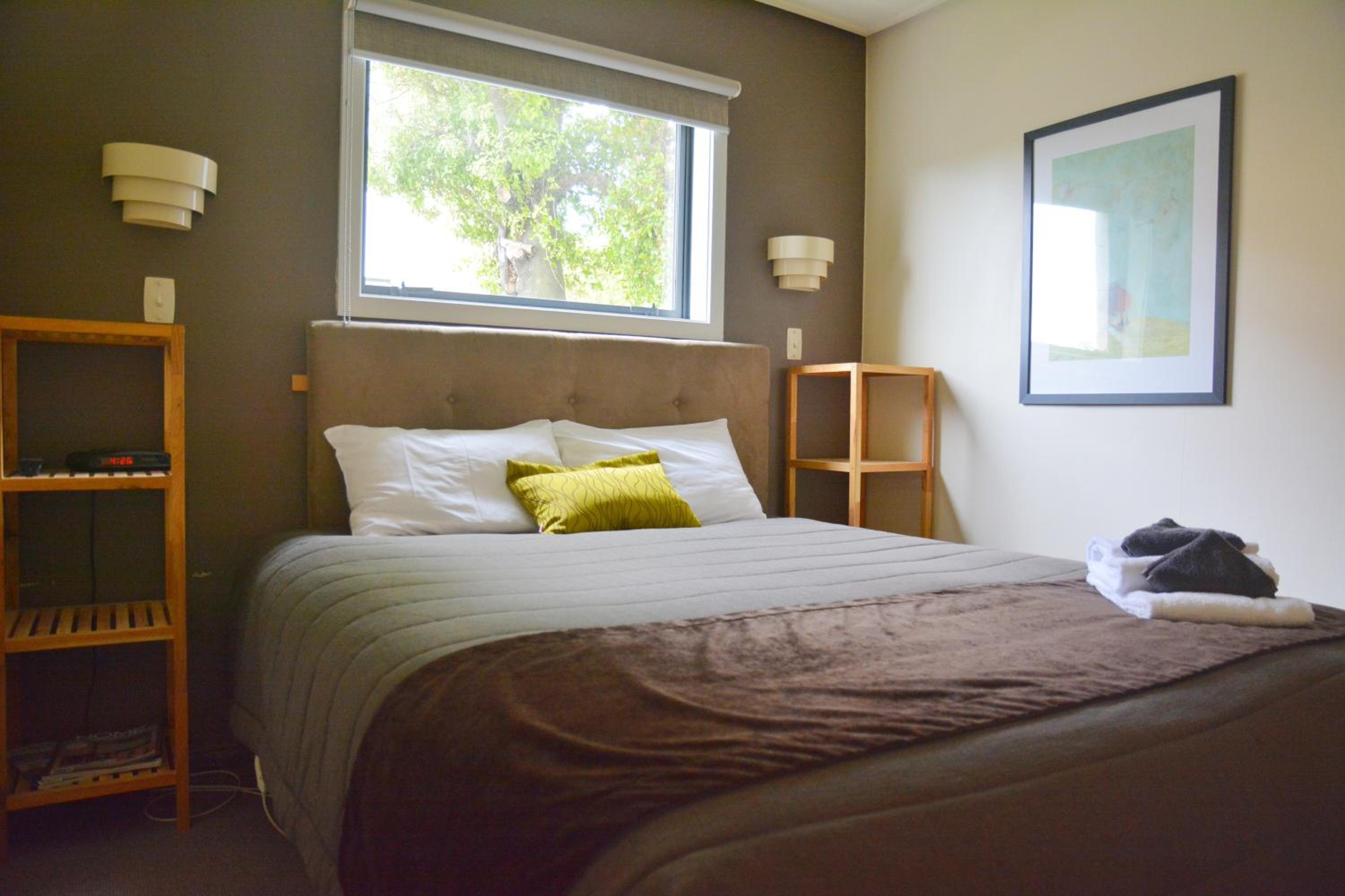One-Bedroom Apartment - Photo 1