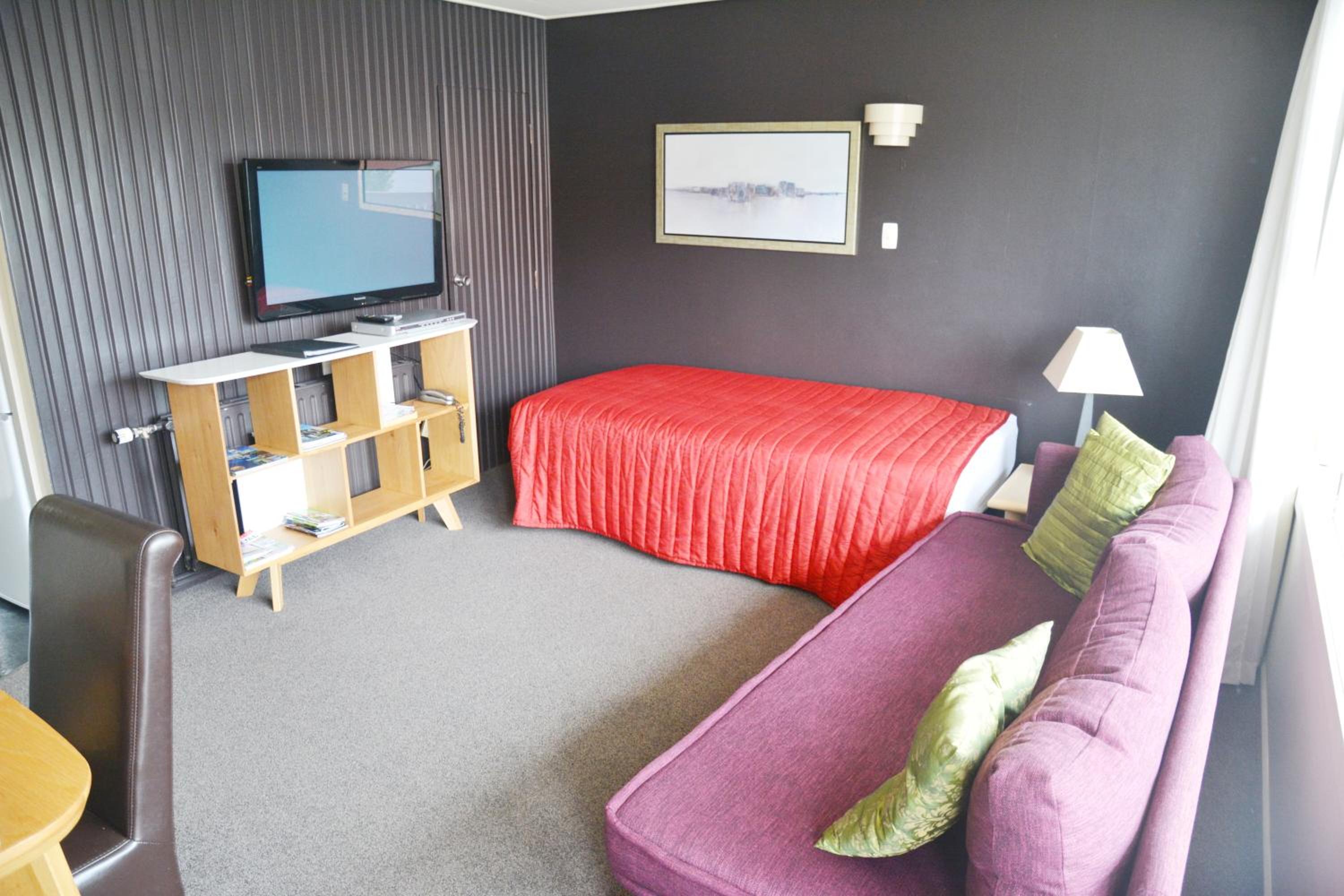 One-Bedroom Apartment - Photo 16