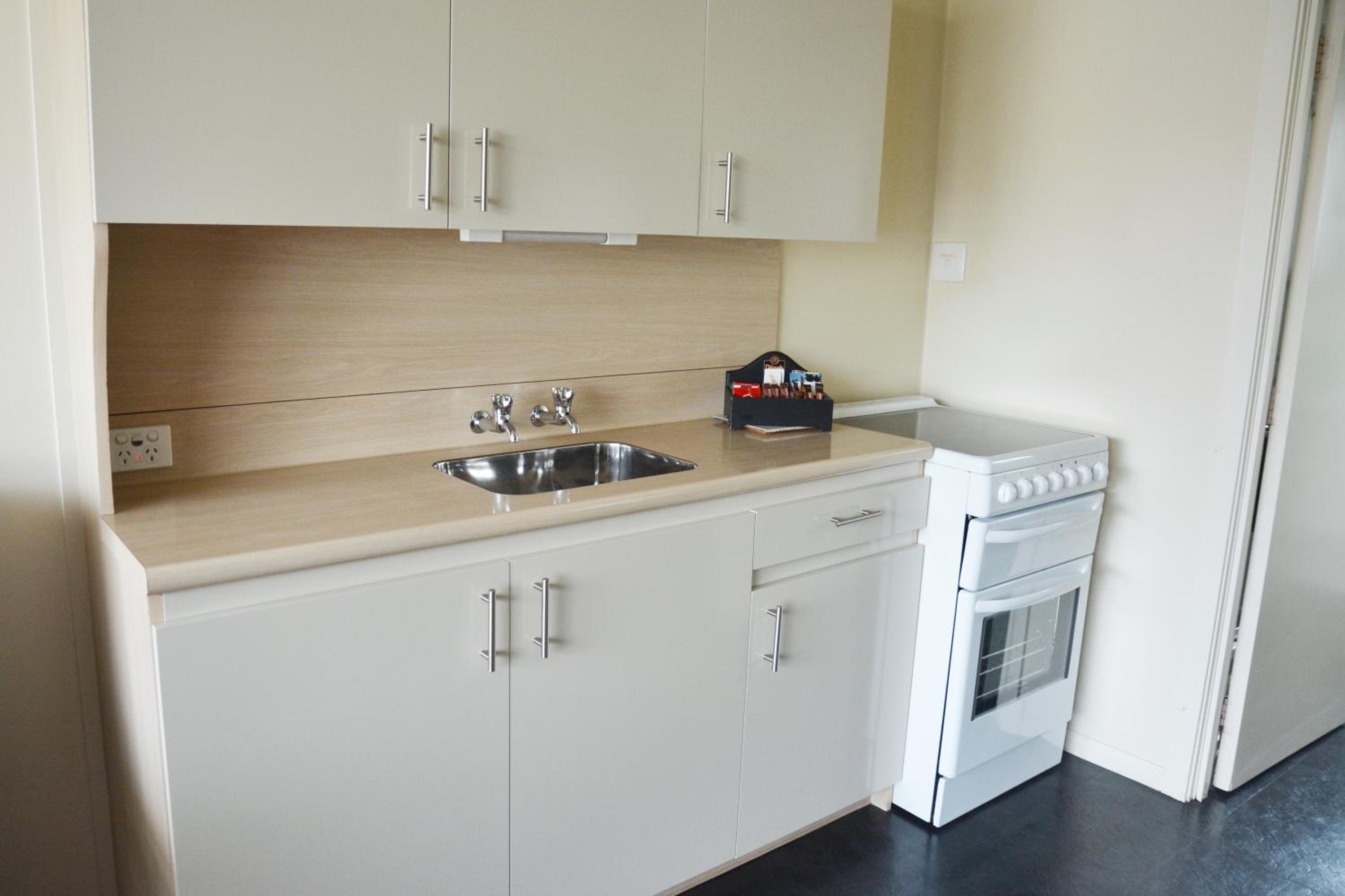 One-Bedroom Apartment - Photo 10