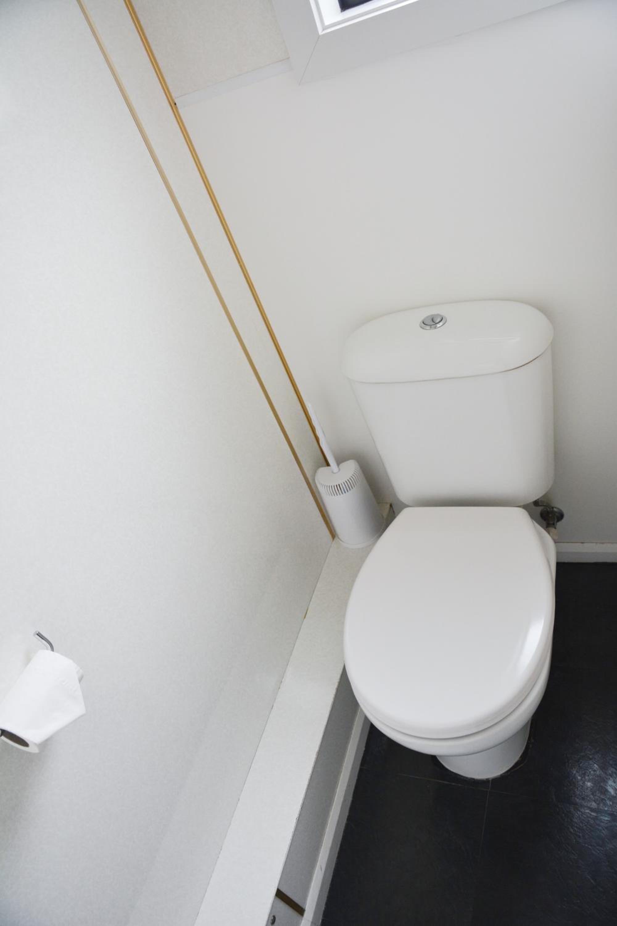 One-Bedroom Apartment - Photo 9