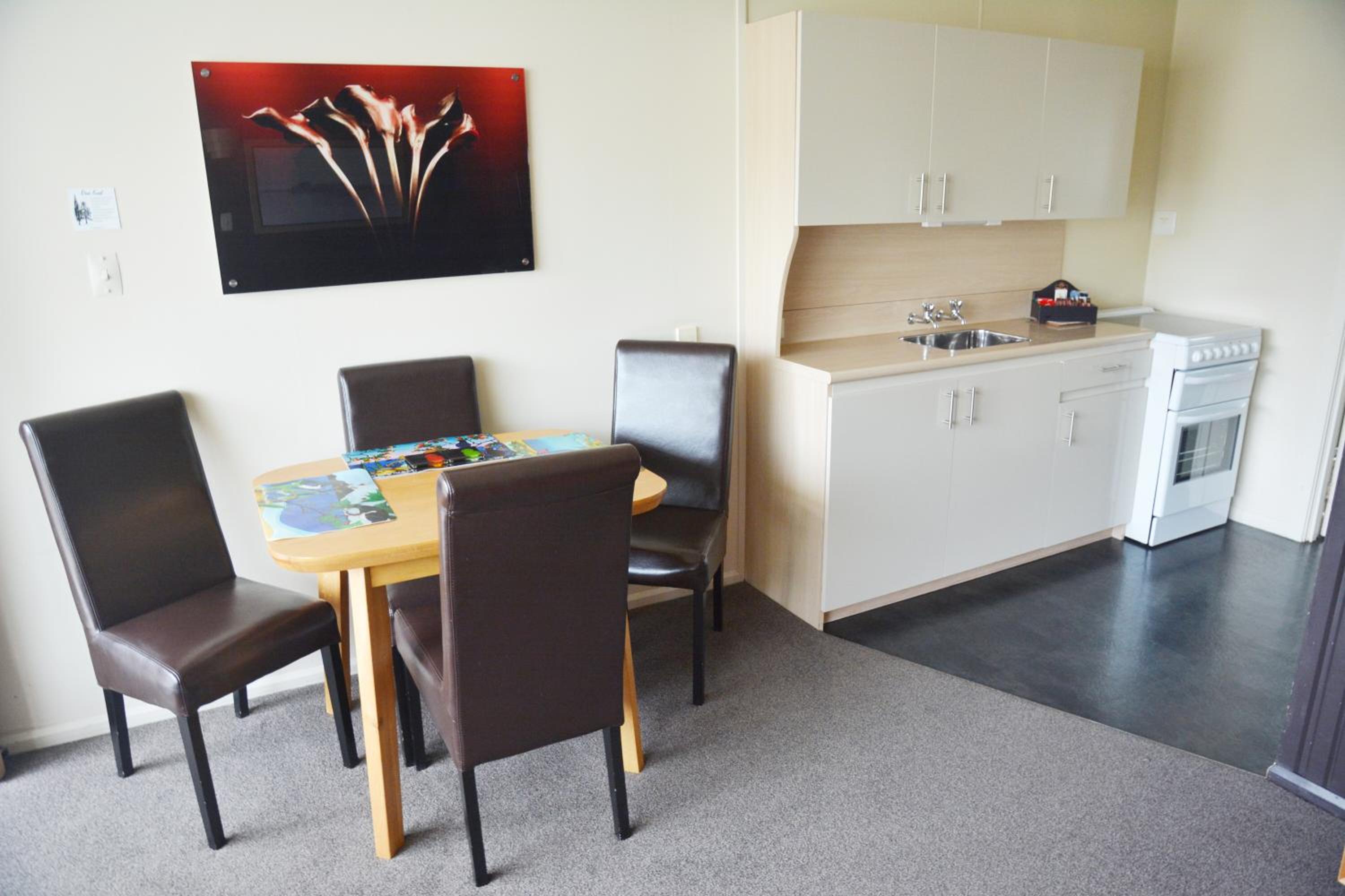 One-Bedroom Apartment - Photo 8