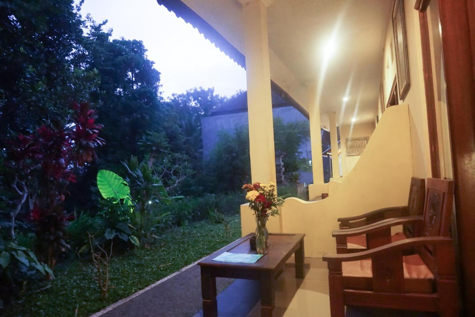 Deluxe Room (2 Adults + 1 Child) - Photo 8