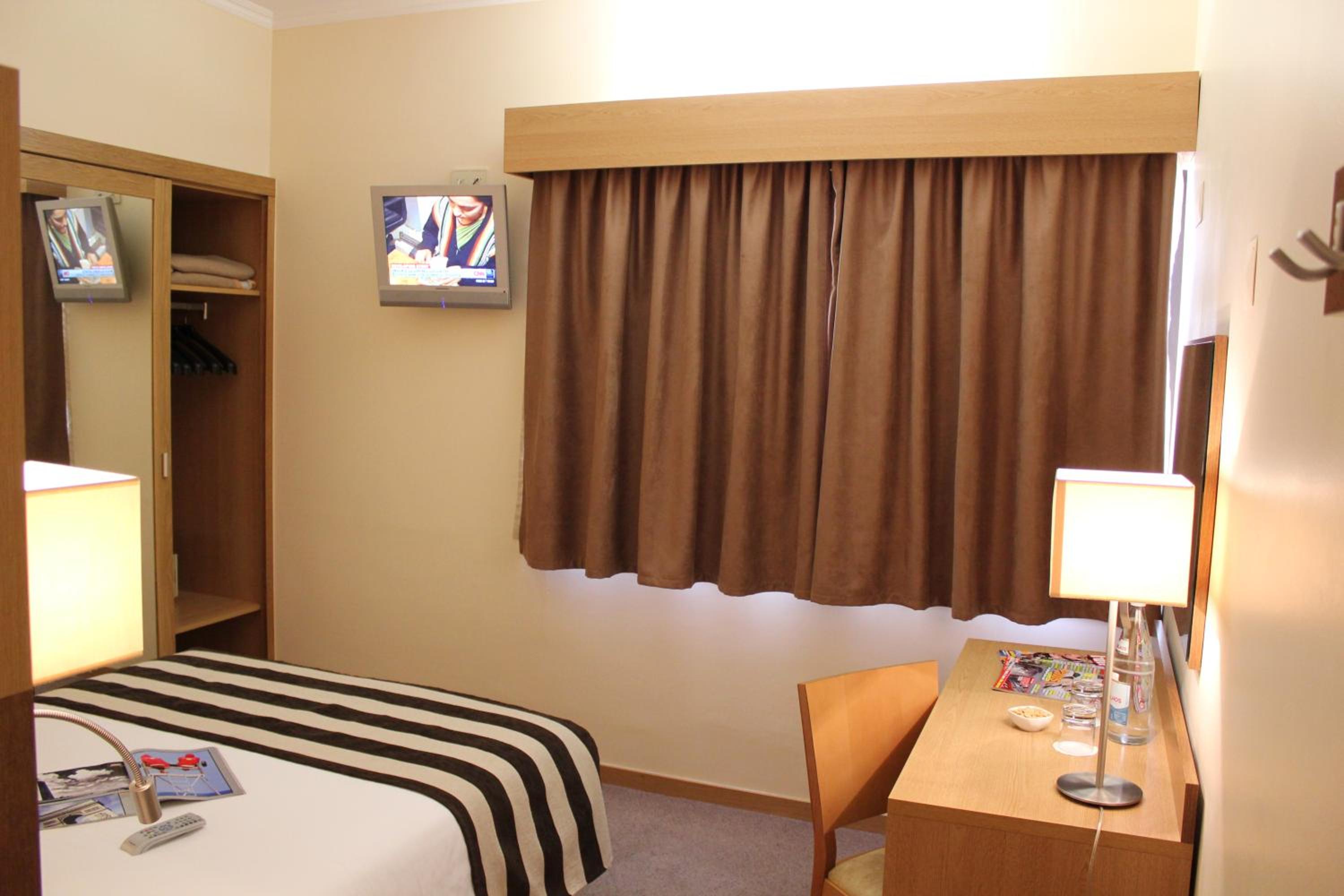 Double or Twin Room - Photo 24
